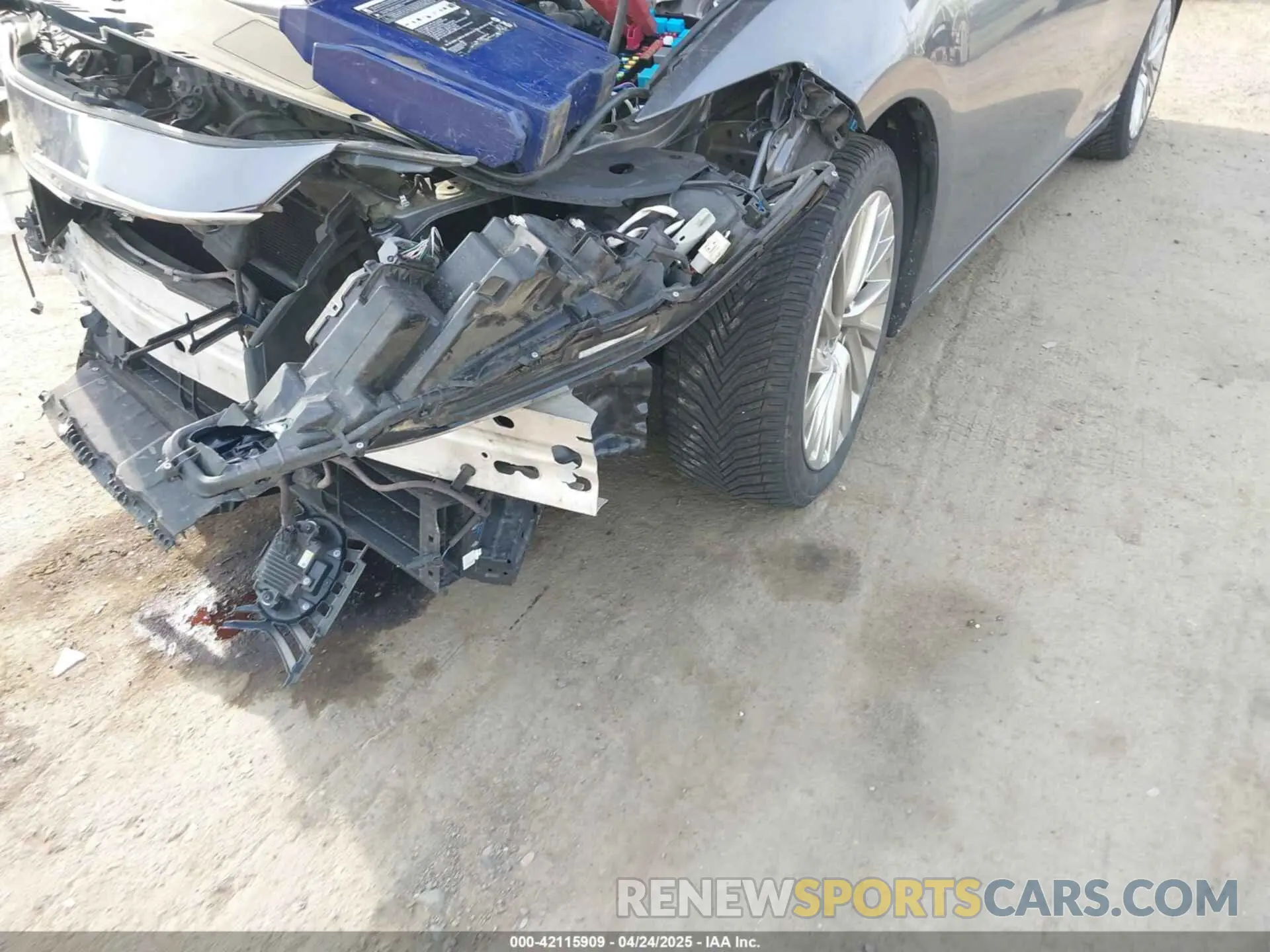 6 Photograph of a damaged car 58AEA1C13MU005774 LEXUS ES 300H 2021
