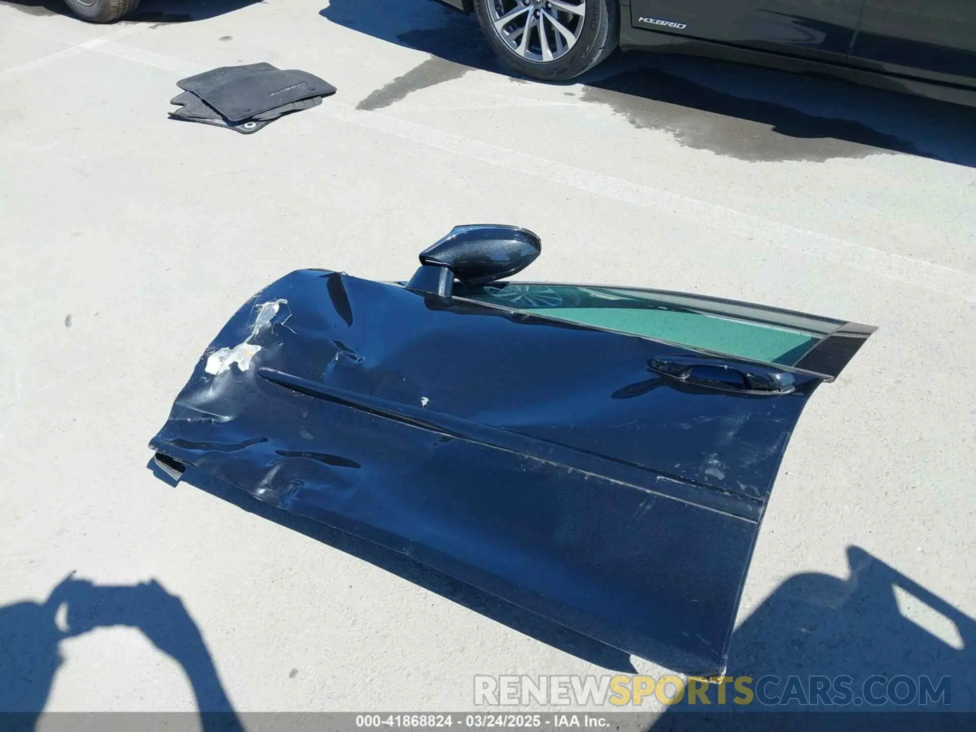 12 Photograph of a damaged car 58ACA1C13NU023796 LEXUS ES 300H 2022