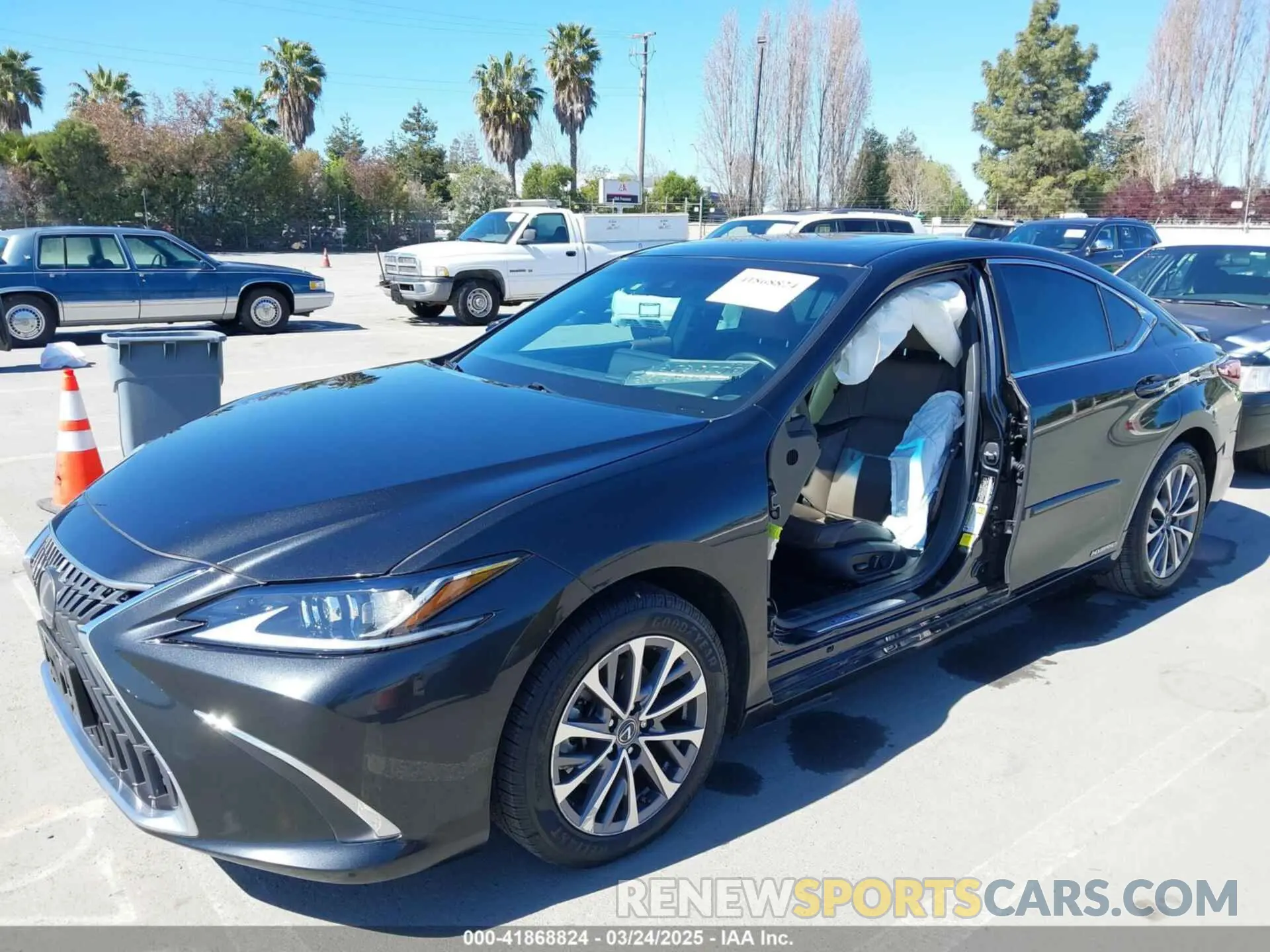 6 Photograph of a damaged car 58ACA1C13NU023796 LEXUS ES 300H 2022