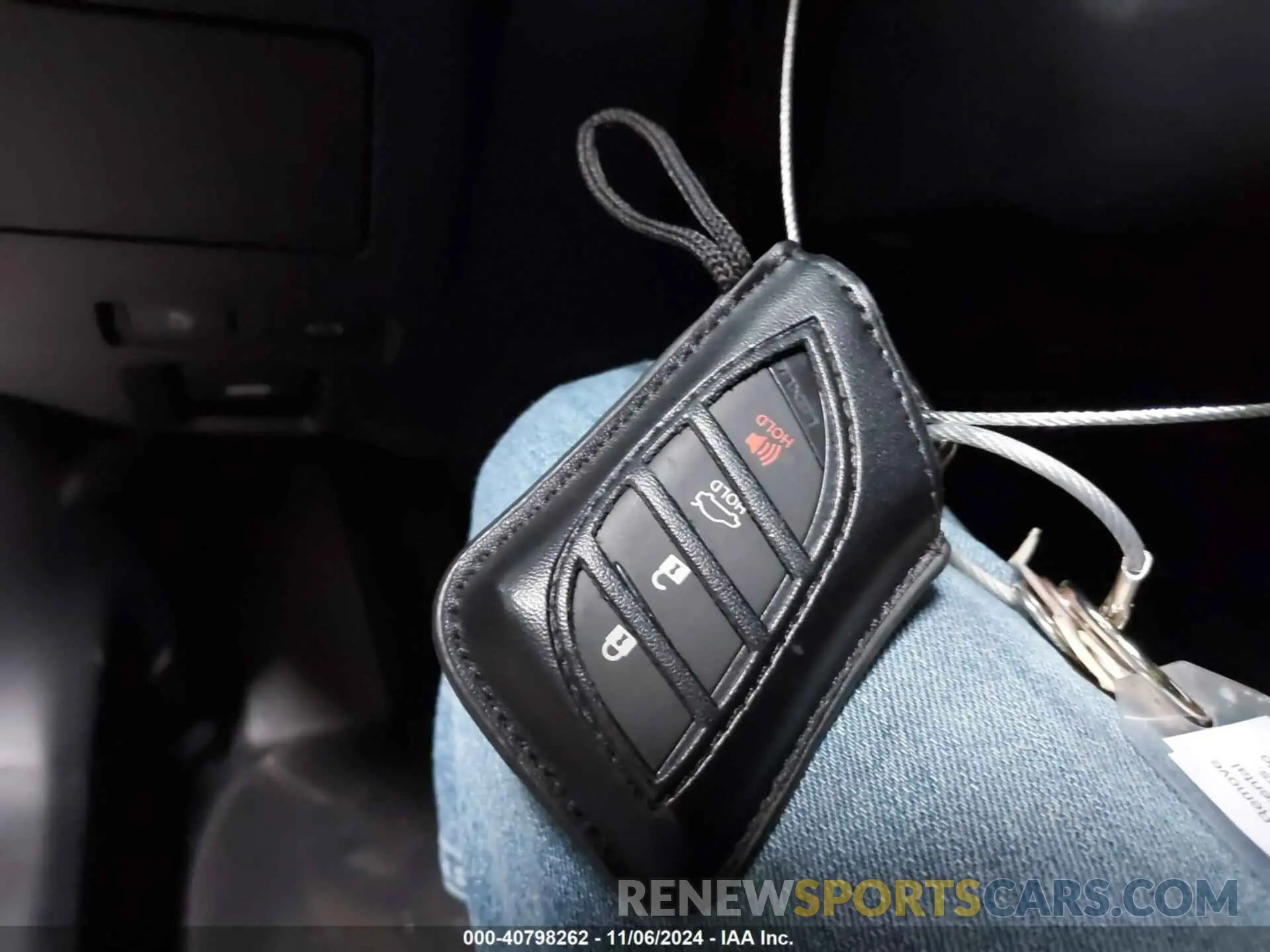 11 Photograph of a damaged car 58ADA1C10NU013375 LEXUS ES 300H 2022