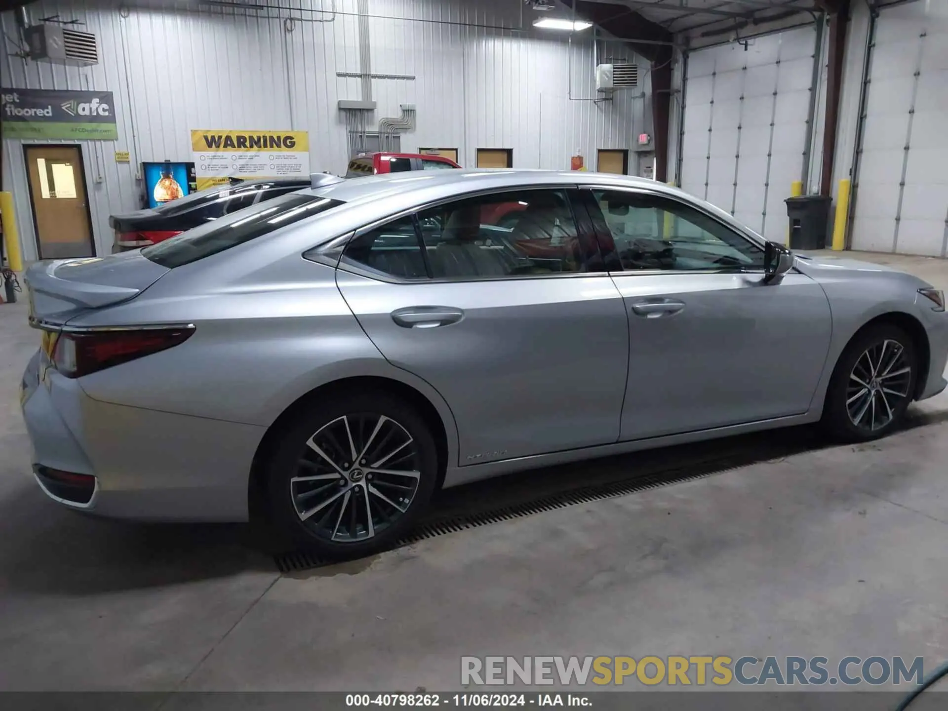 13 Photograph of a damaged car 58ADA1C10NU013375 LEXUS ES 300H 2022