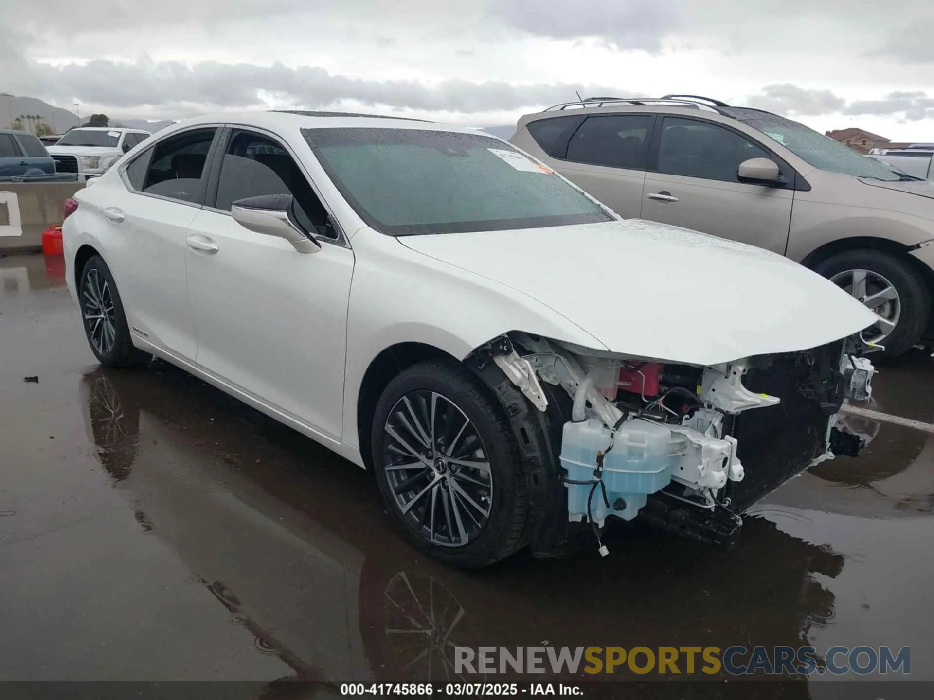1 Photograph of a damaged car 58ADA1C11NU021128 LEXUS ES 300H 2022