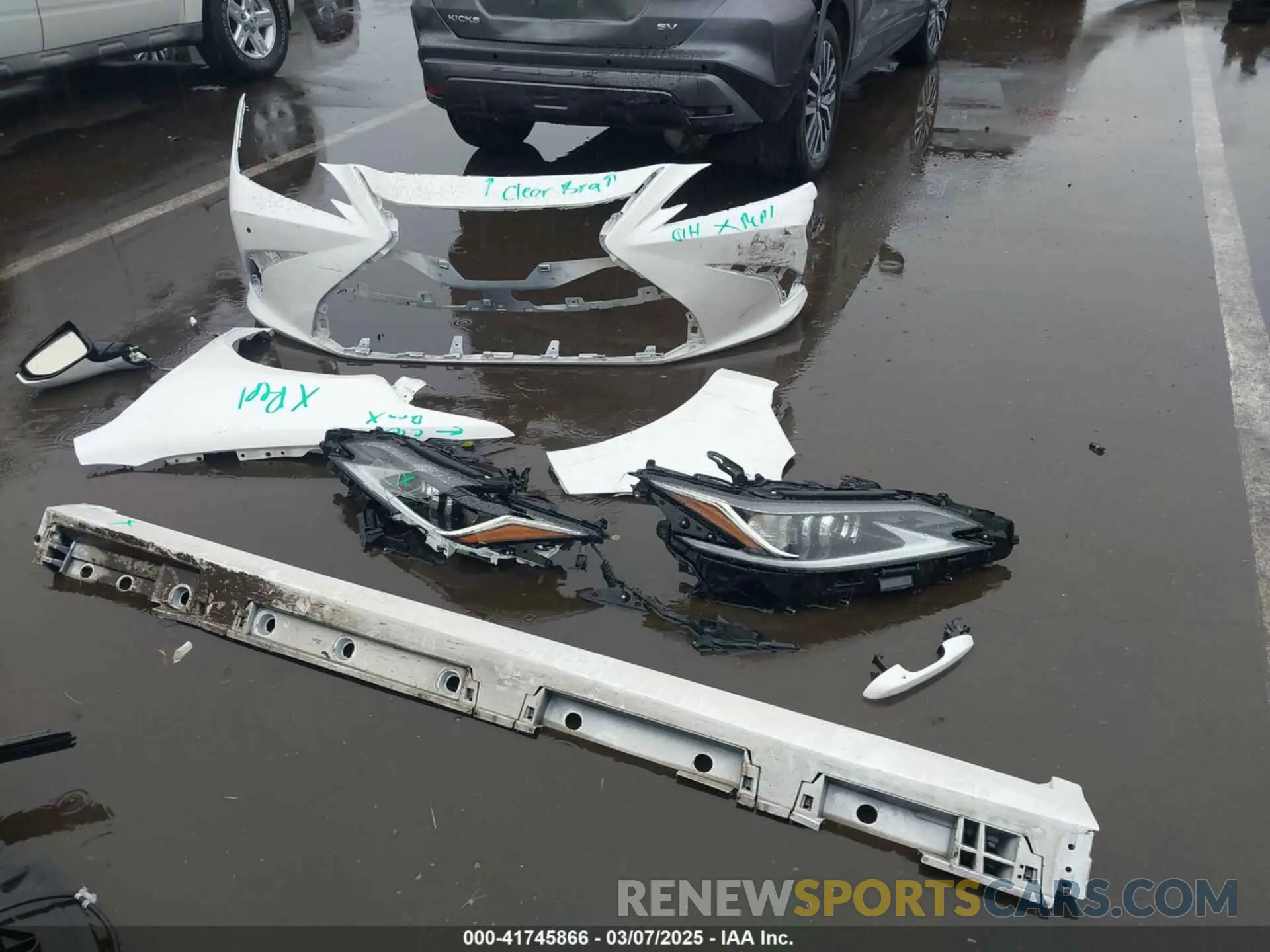 12 Photograph of a damaged car 58ADA1C11NU021128 LEXUS ES 300H 2022