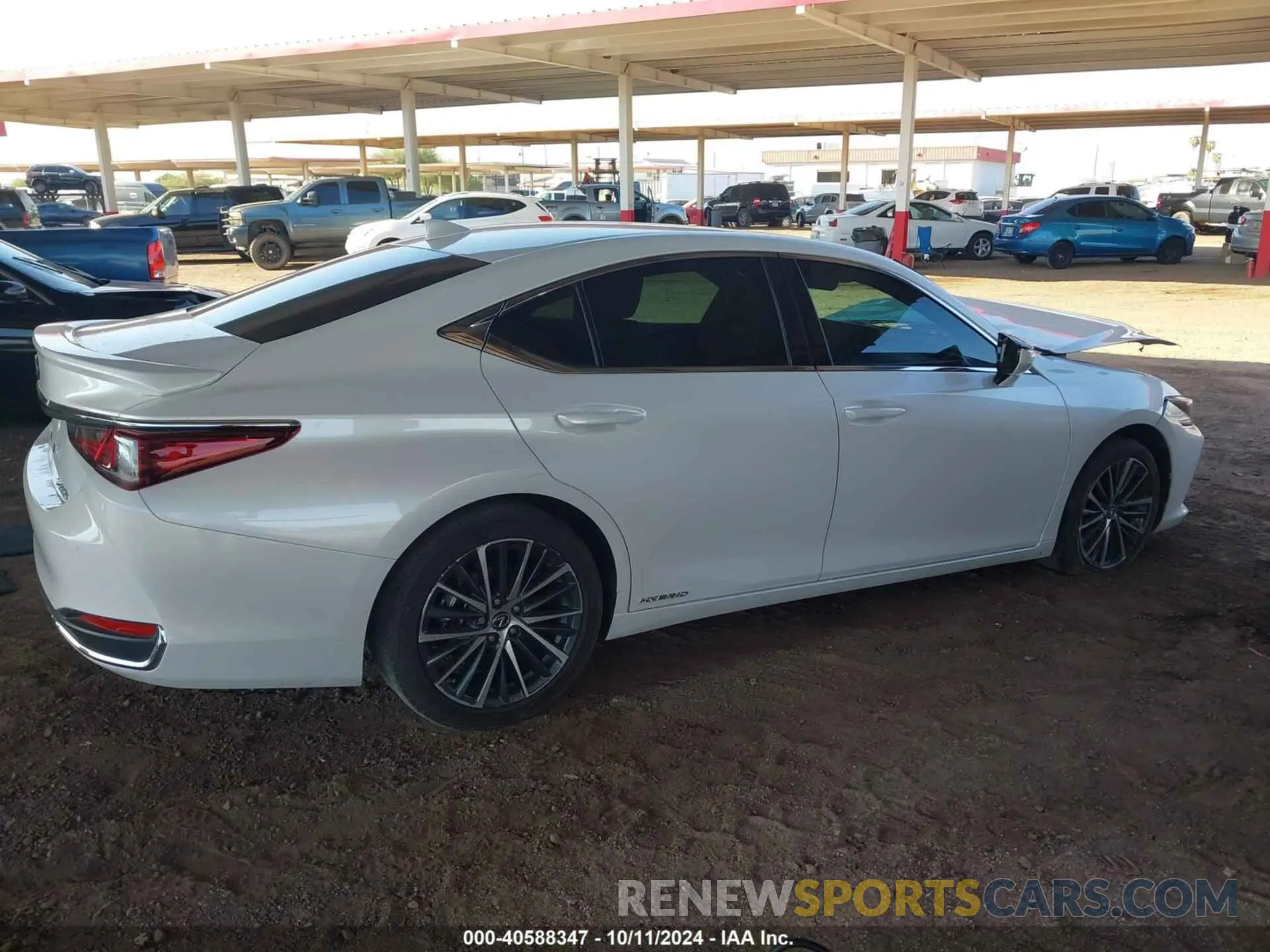 13 Photograph of a damaged car 58ADA1C12NU024927 LEXUS ES 300H 2022