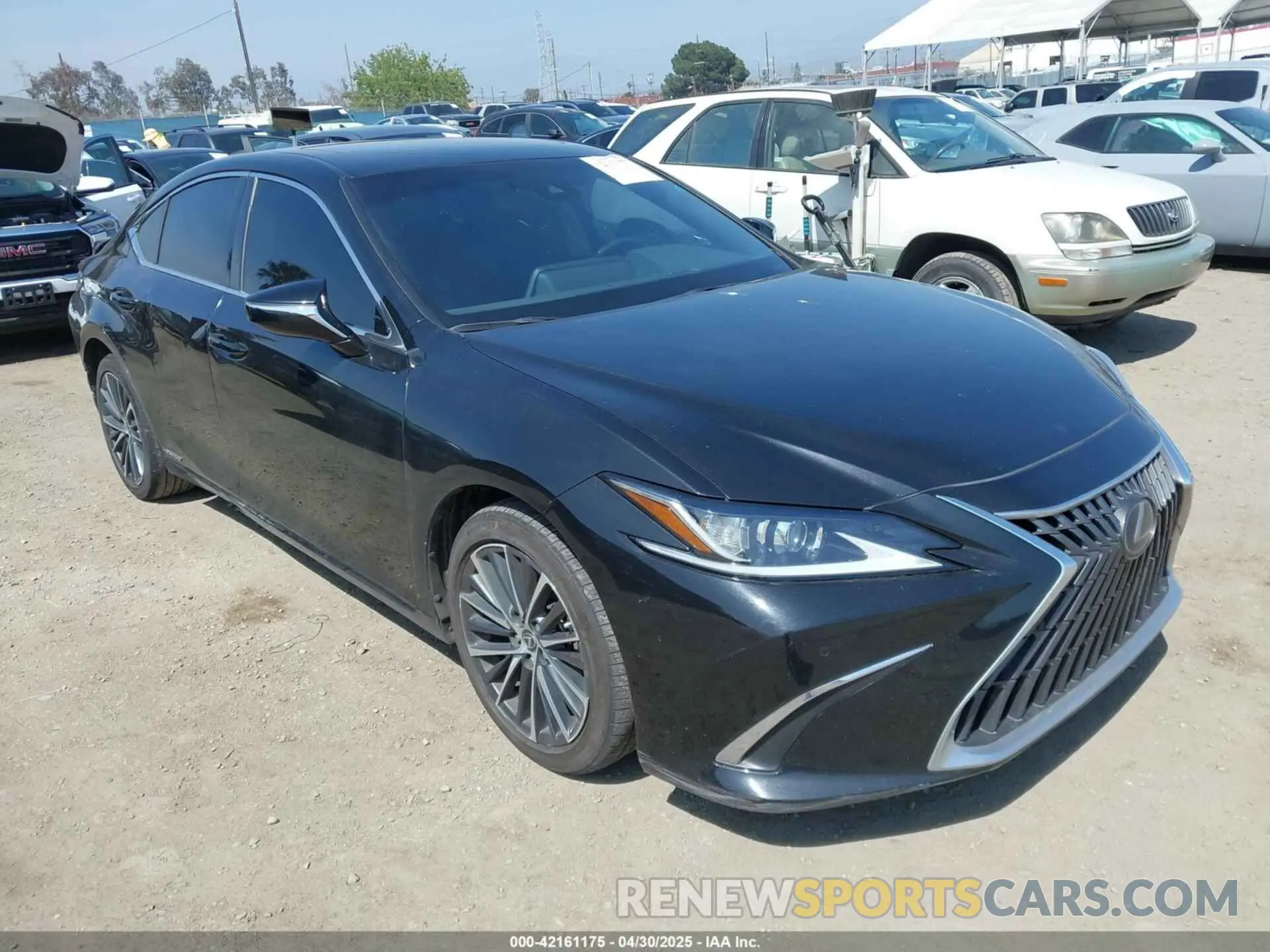 1 Photograph of a damaged car 58ADA1C13NU013399 LEXUS ES 300H 2022