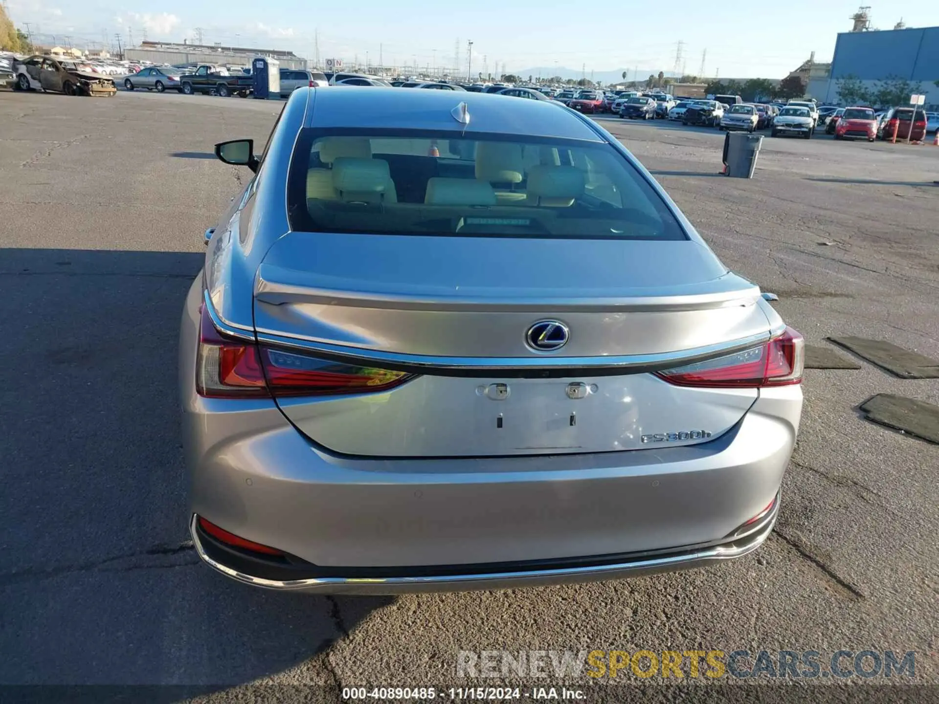 16 Photograph of a damaged car 58ADA1C15NU016353 LEXUS ES 300H 2022