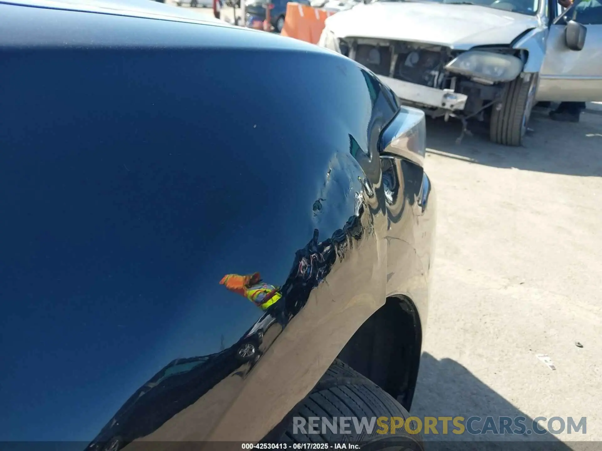 18 Photograph of a damaged car 58ADA1C17NU017942 LEXUS ES 300H 2022