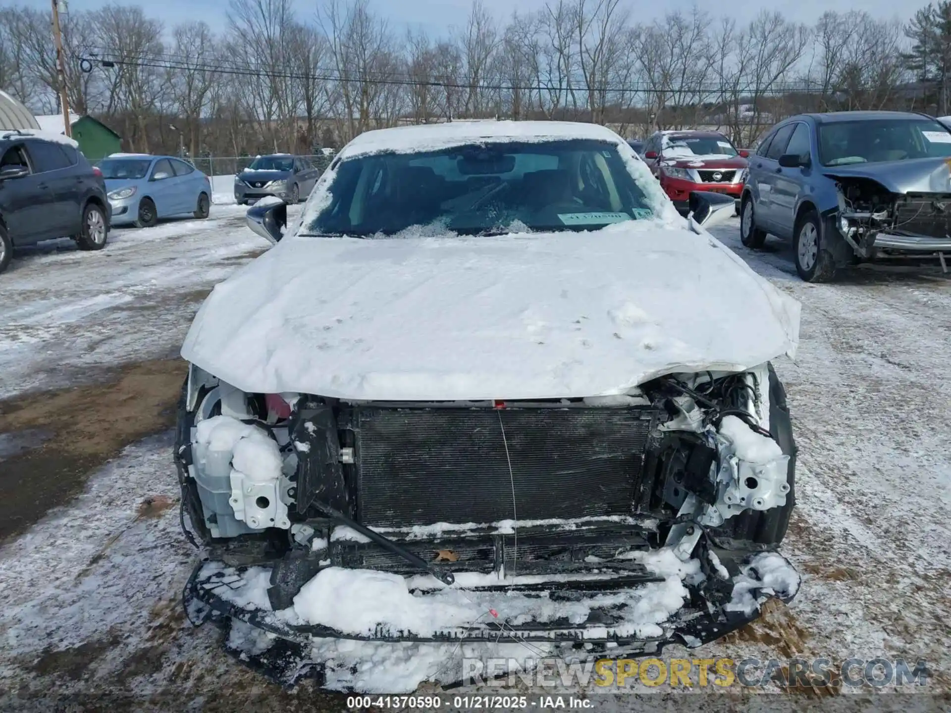 13 Photograph of a damaged car 58ADA1C17NU025202 LEXUS ES 300H 2022