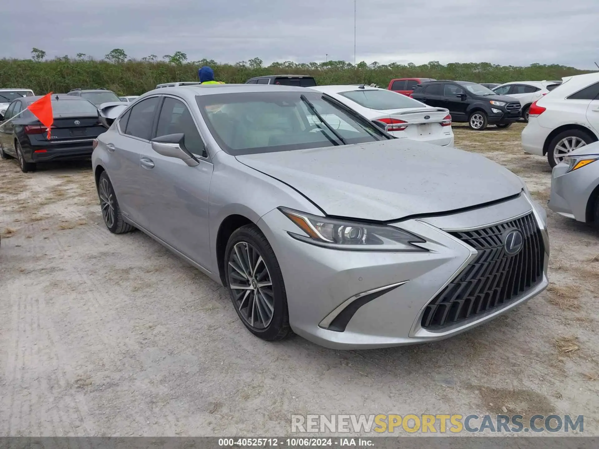 1 Photograph of a damaged car 58ADA1C1XNU015697 LEXUS ES 300H 2022