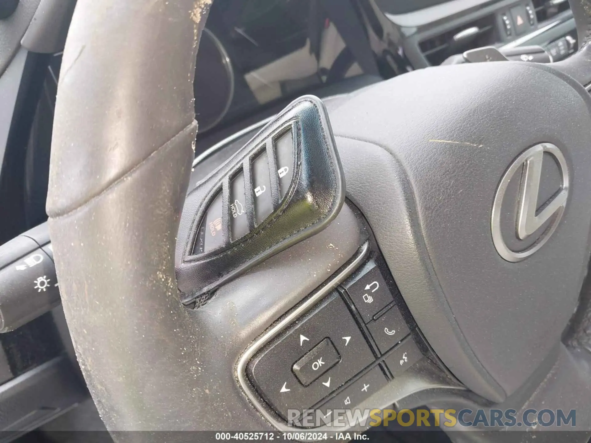 11 Photograph of a damaged car 58ADA1C1XNU015697 LEXUS ES 300H 2022