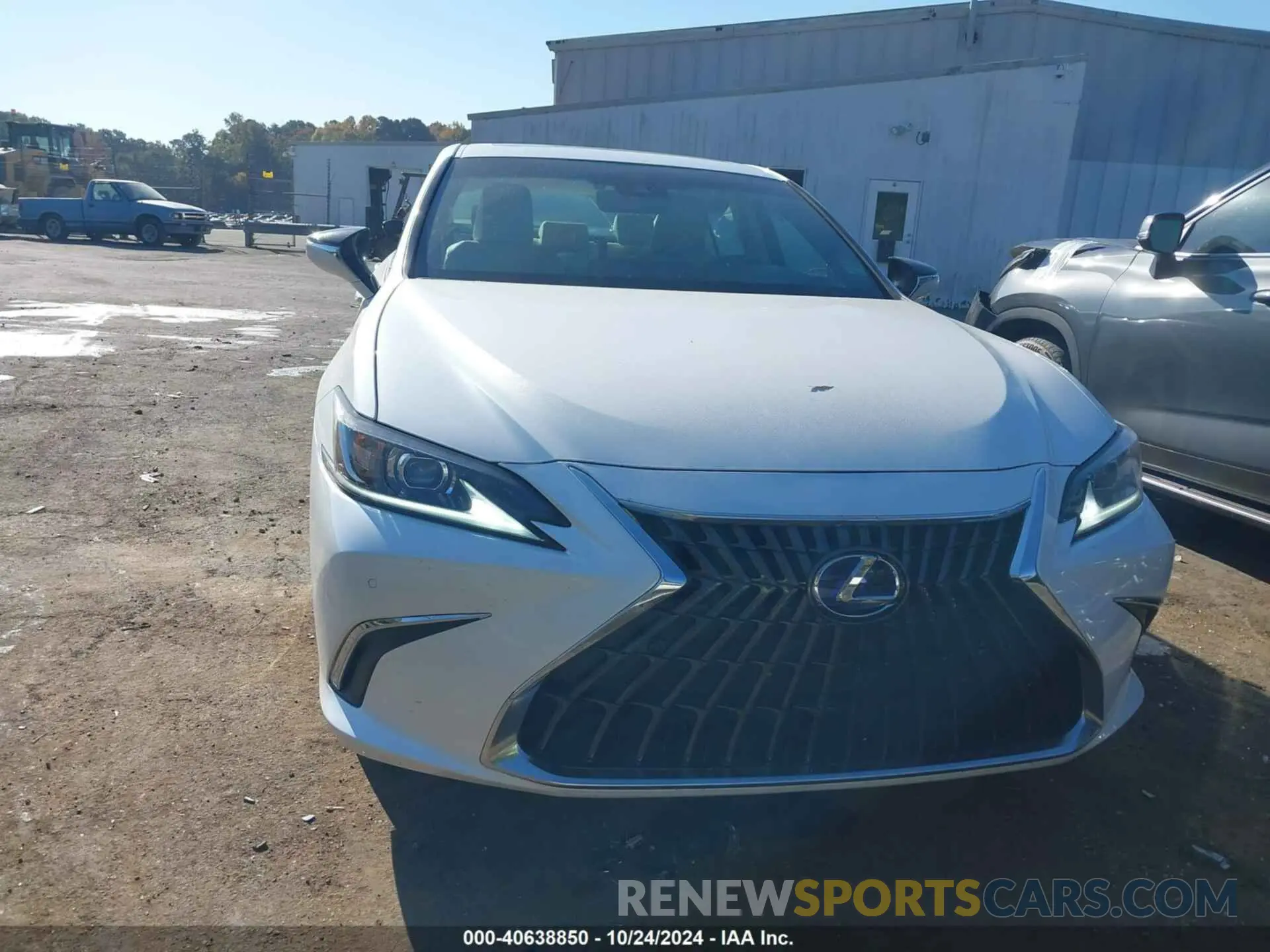 12 Photograph of a damaged car 58ADA1C1XNU017546 LEXUS ES 300H 2022
