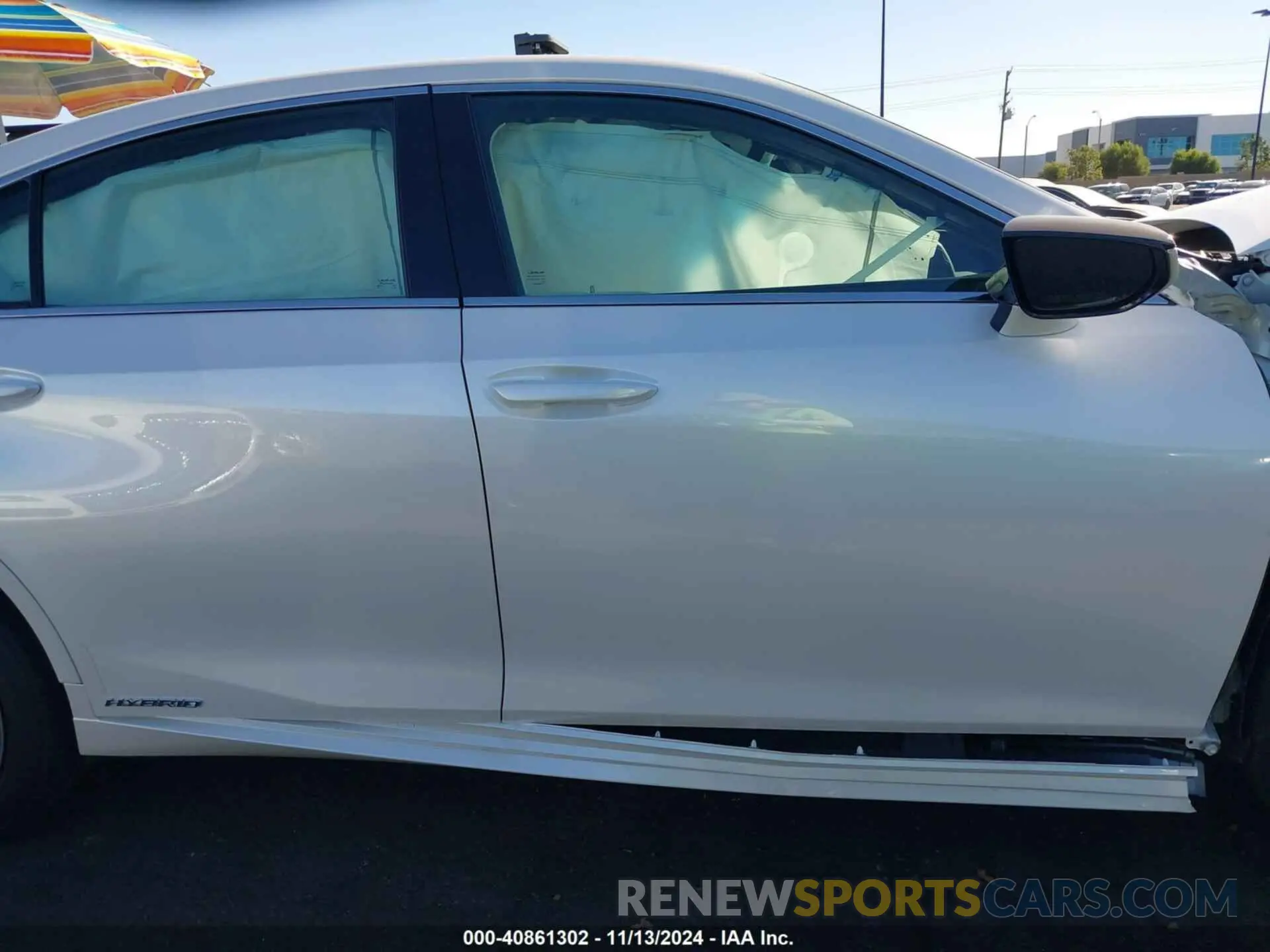 13 Photograph of a damaged car 58ADA1C1XNU023556 LEXUS ES 300H 2022