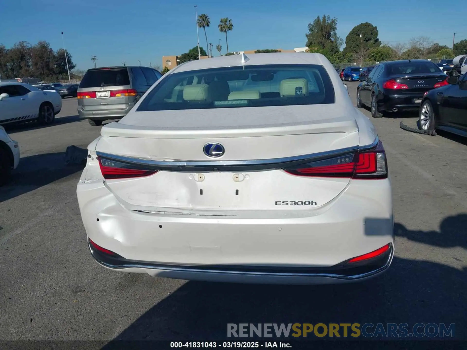 16 Photograph of a damaged car 58AEA1C14NU021371 LEXUS ES 300H 2022