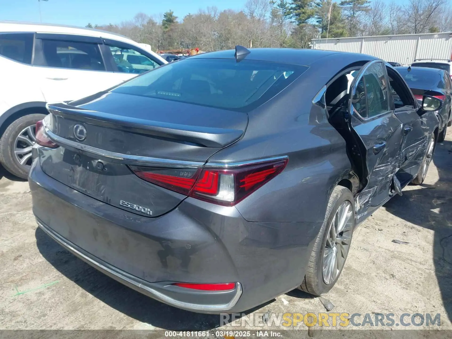 4 Photograph of a damaged car 58AFA1C19NU021791 LEXUS ES 300H 2022