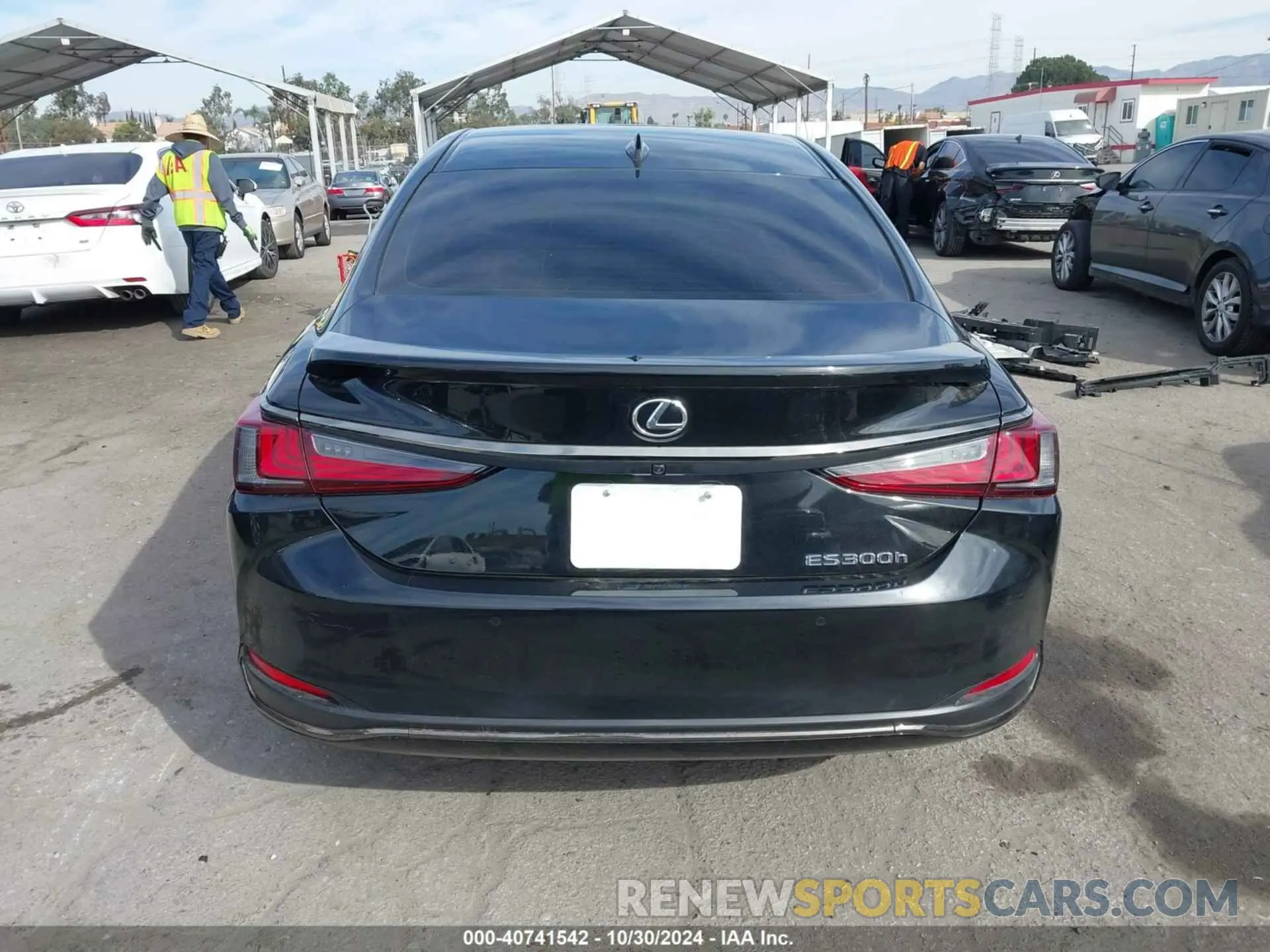 17 Photograph of a damaged car 58ABA1C10PU036438 LEXUS ES 300H 2023