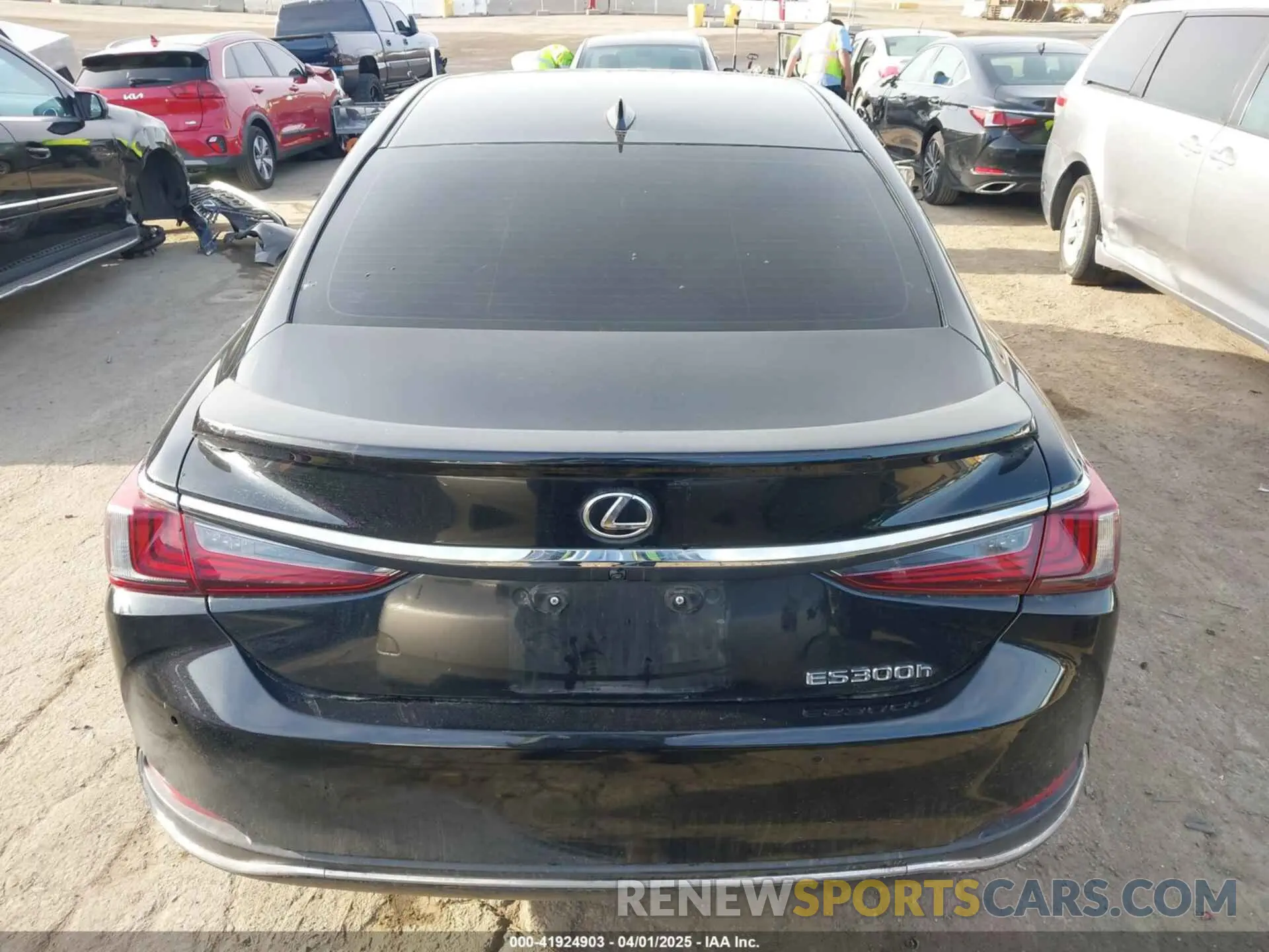 17 Photograph of a damaged car 58ADA1C10PU026937 LEXUS ES 300H 2023