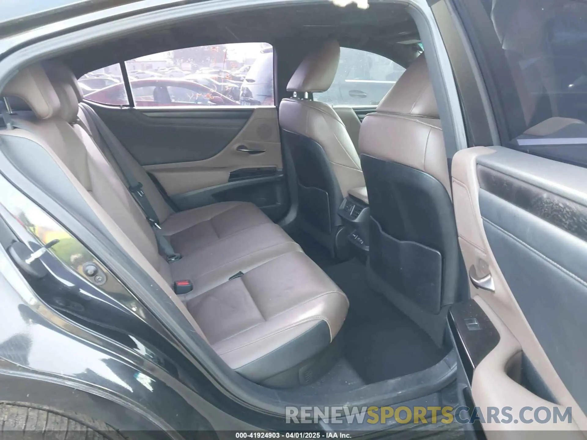 8 Photograph of a damaged car 58ADA1C10PU026937 LEXUS ES 300H 2023