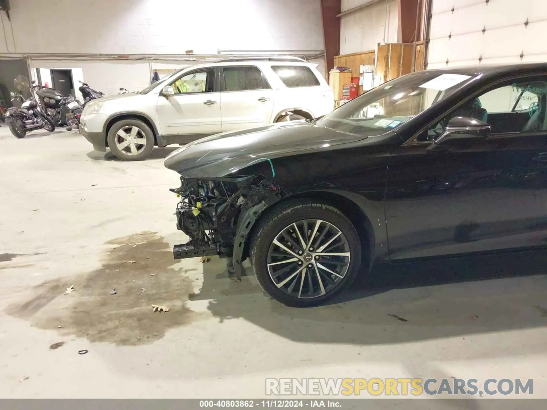 18 Photograph of a damaged car 58ADA1C11PU027269 LEXUS ES 300H 2023