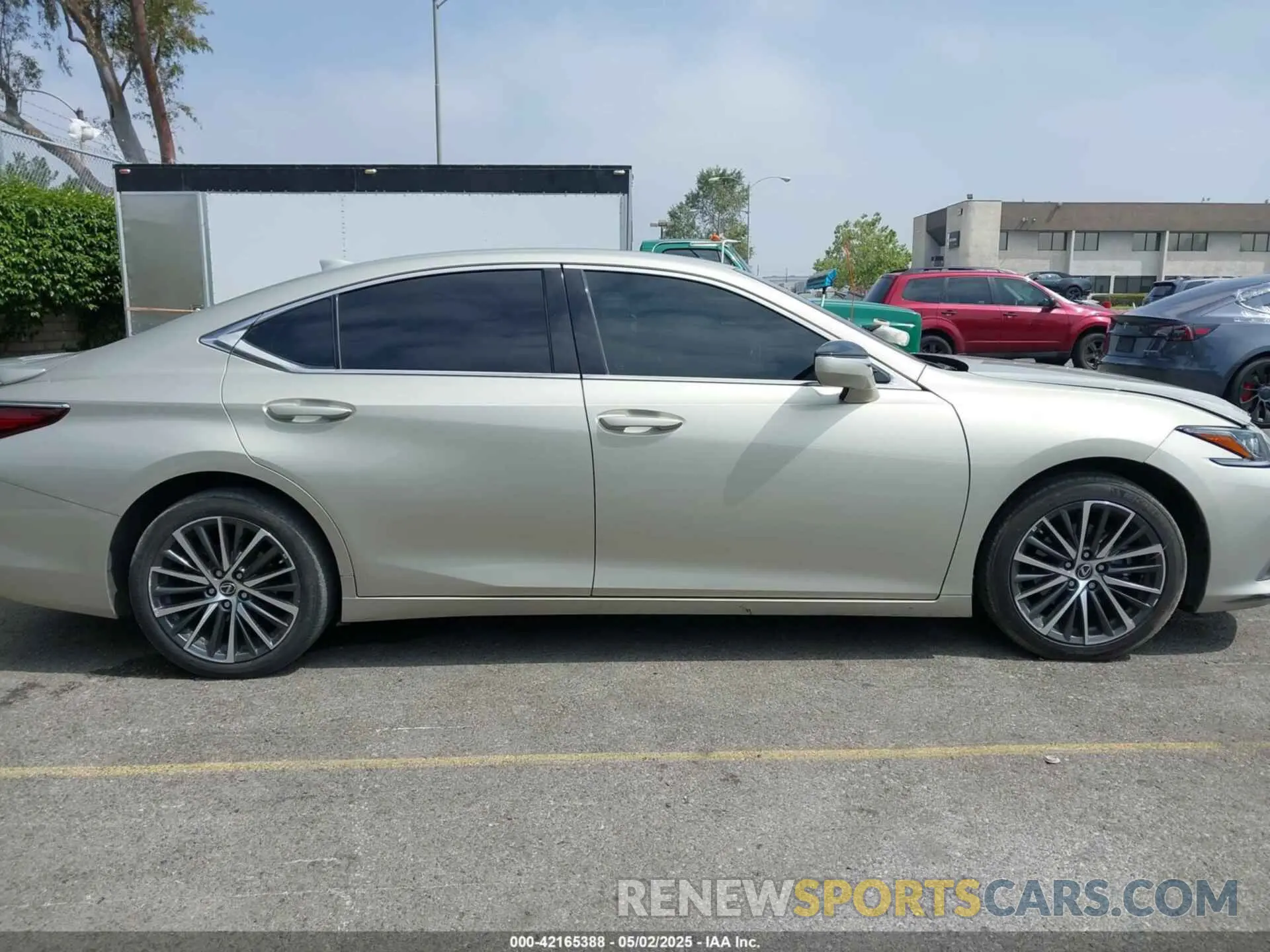 13 Photograph of a damaged car 58ADA1C11PU031239 LEXUS ES 300H 2023