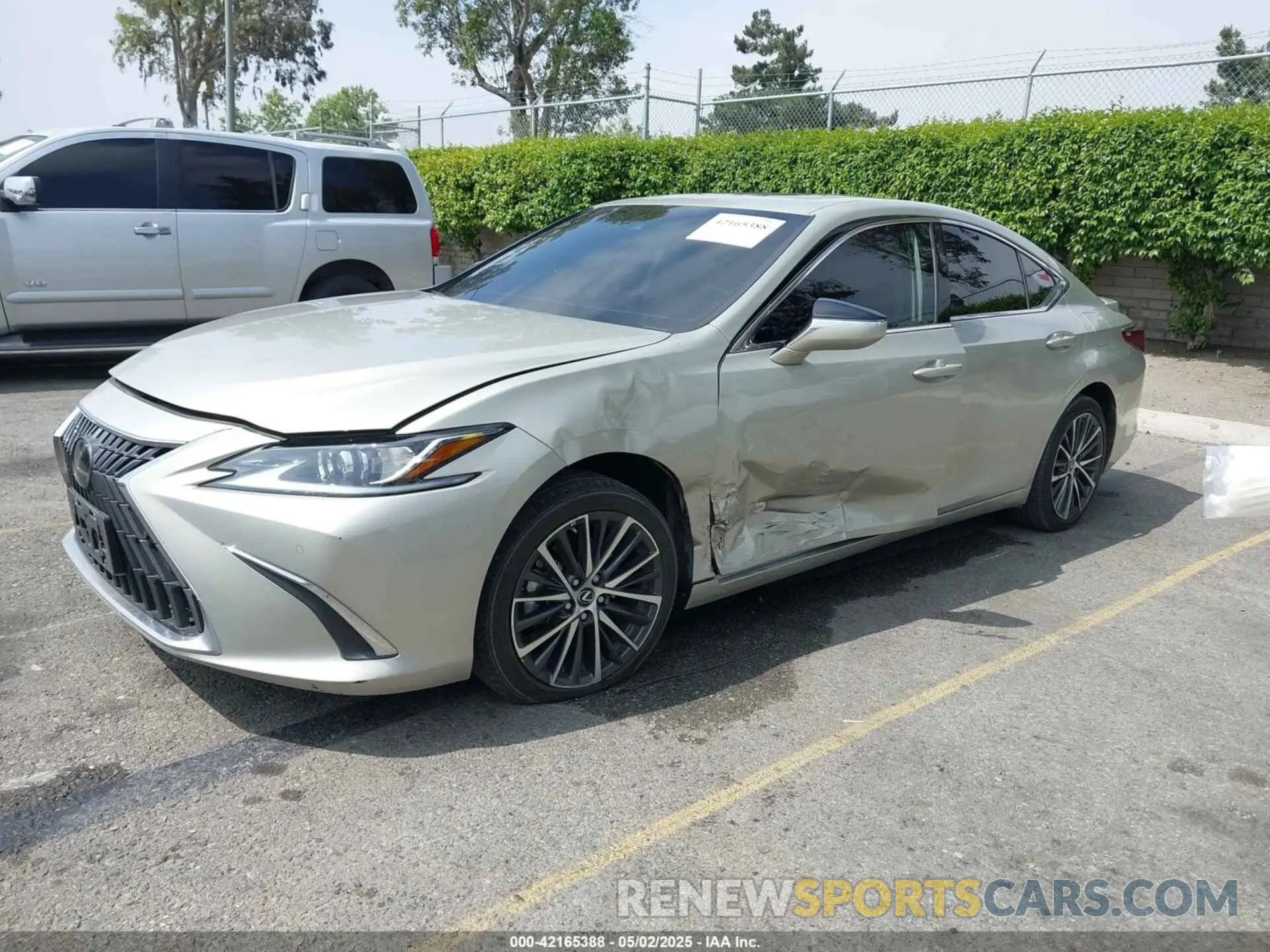 2 Photograph of a damaged car 58ADA1C11PU031239 LEXUS ES 300H 2023