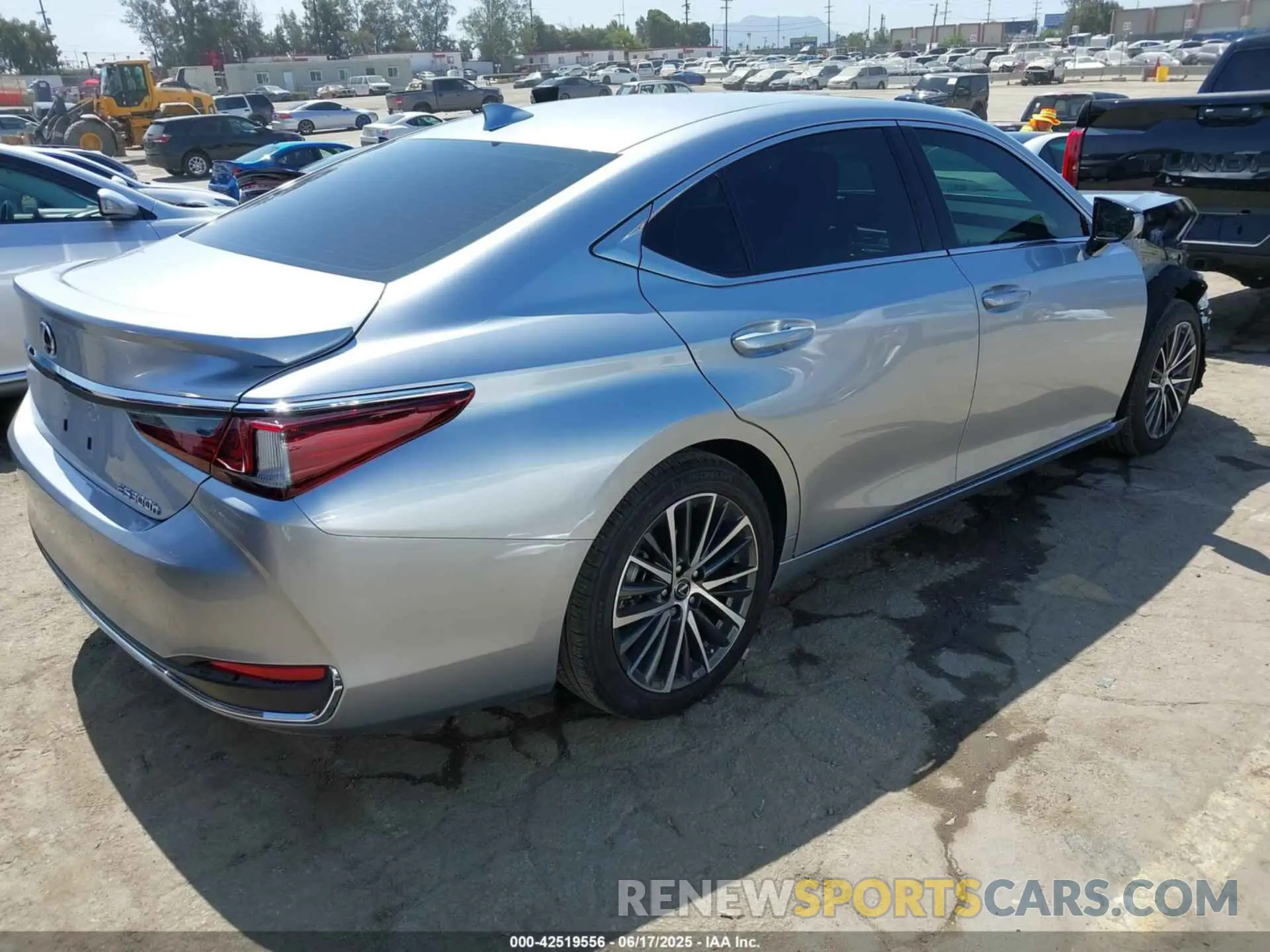 4 Photograph of a damaged car 58ADA1C12PU035669 LEXUS ES 300H 2023
