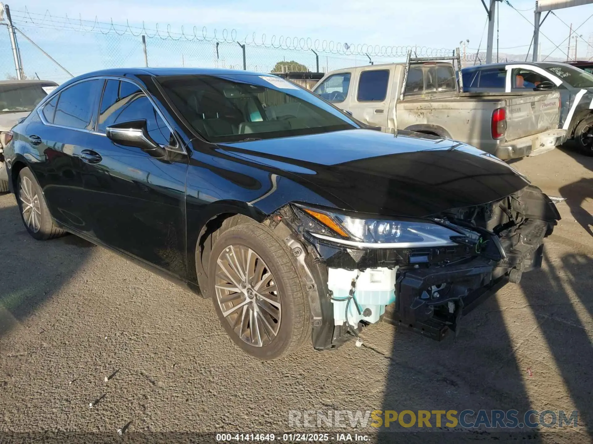 1 Photograph of a damaged car 58ADA1C13PU033123 LEXUS ES 300H 2023