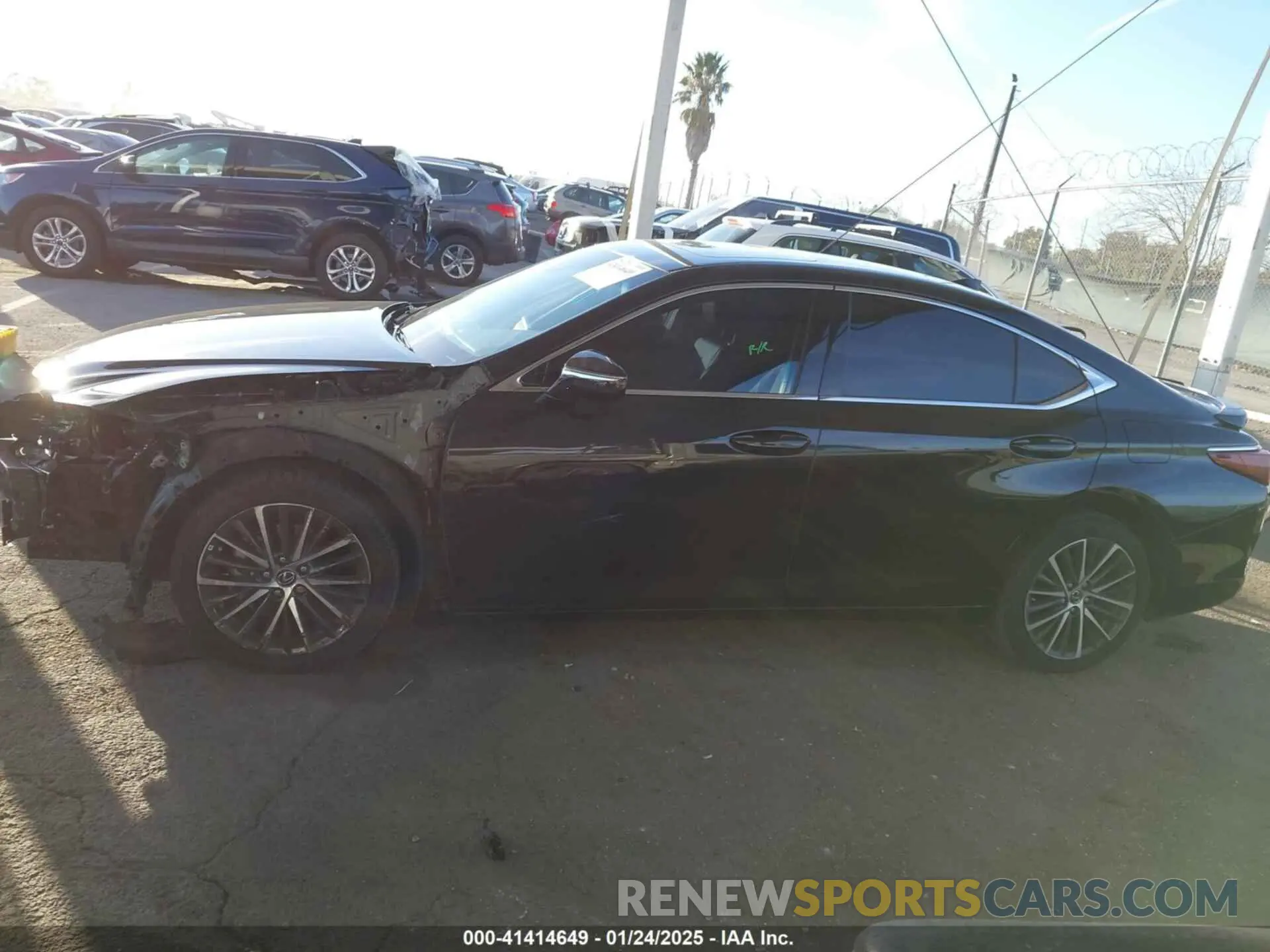 15 Photograph of a damaged car 58ADA1C13PU033123 LEXUS ES 300H 2023