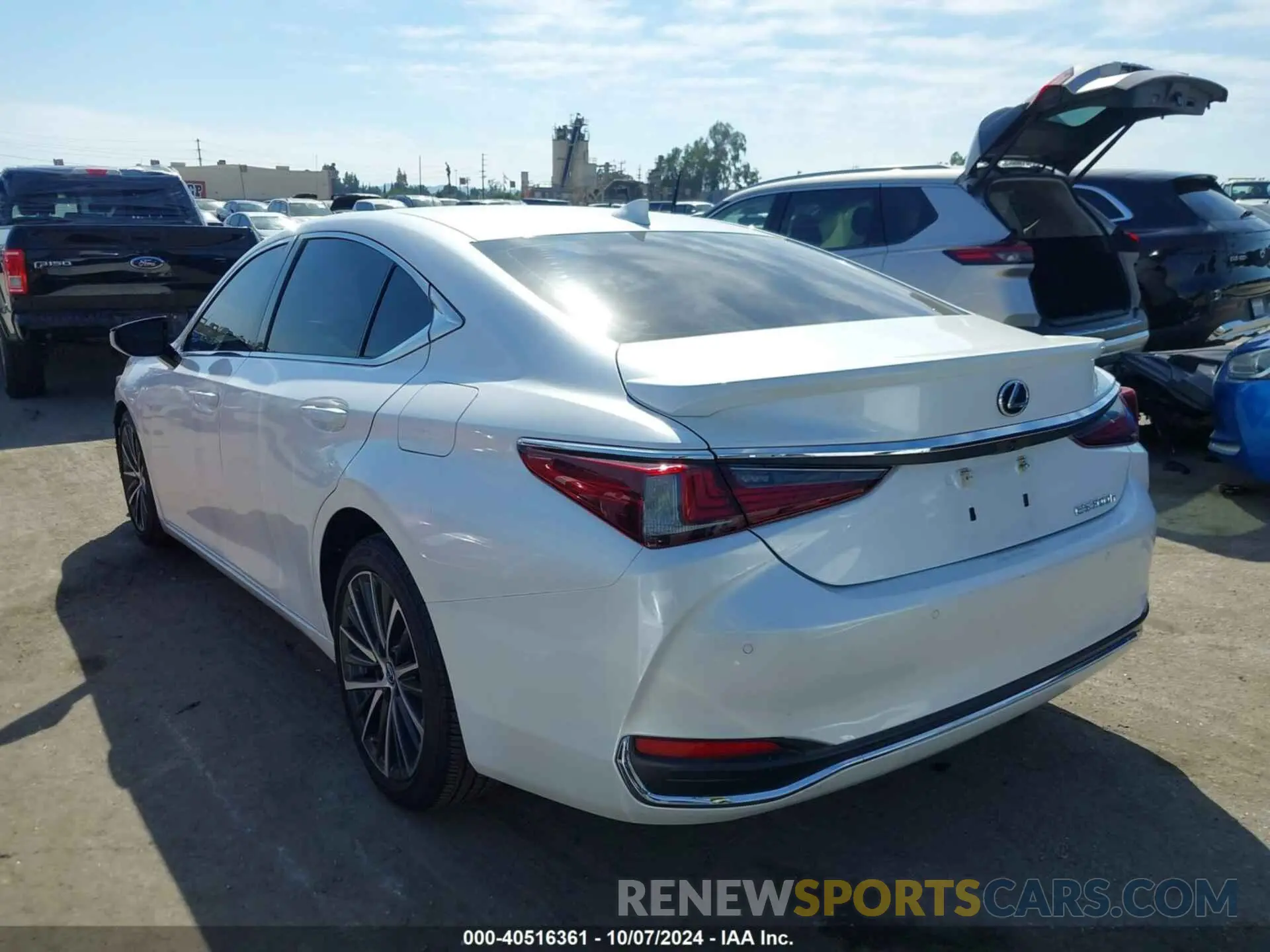 3 Photograph of a damaged car 58ADA1C14PU034863 LEXUS ES 300H 2023