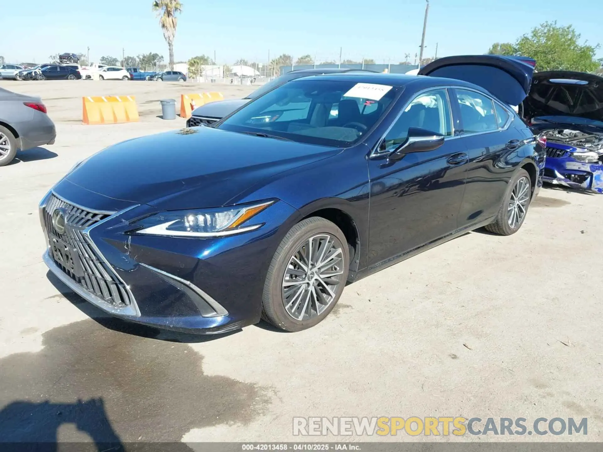 2 Photograph of a damaged car 58ADA1C19PU027018 LEXUS ES 300H 2023