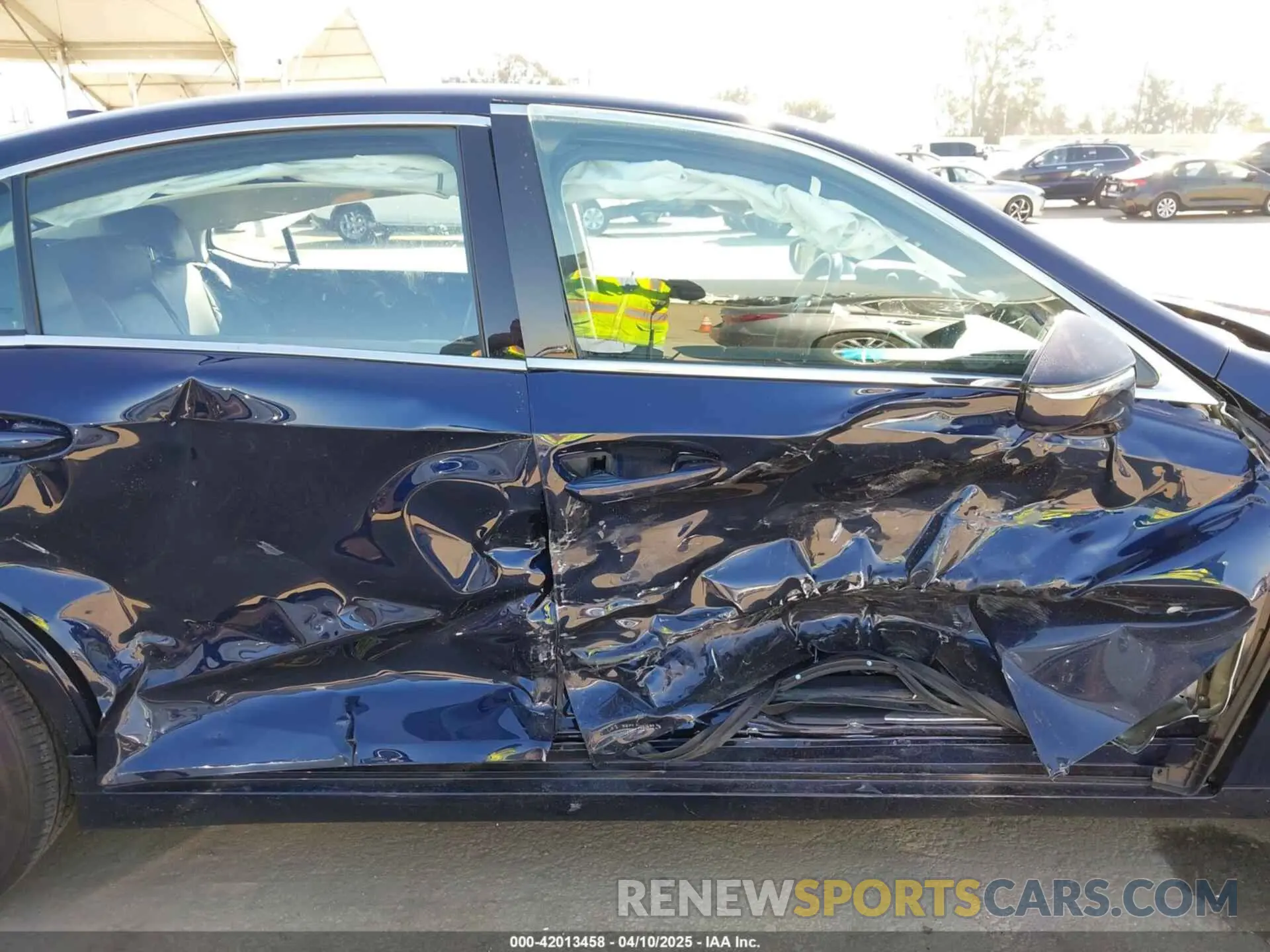 6 Photograph of a damaged car 58ADA1C19PU027018 LEXUS ES 300H 2023