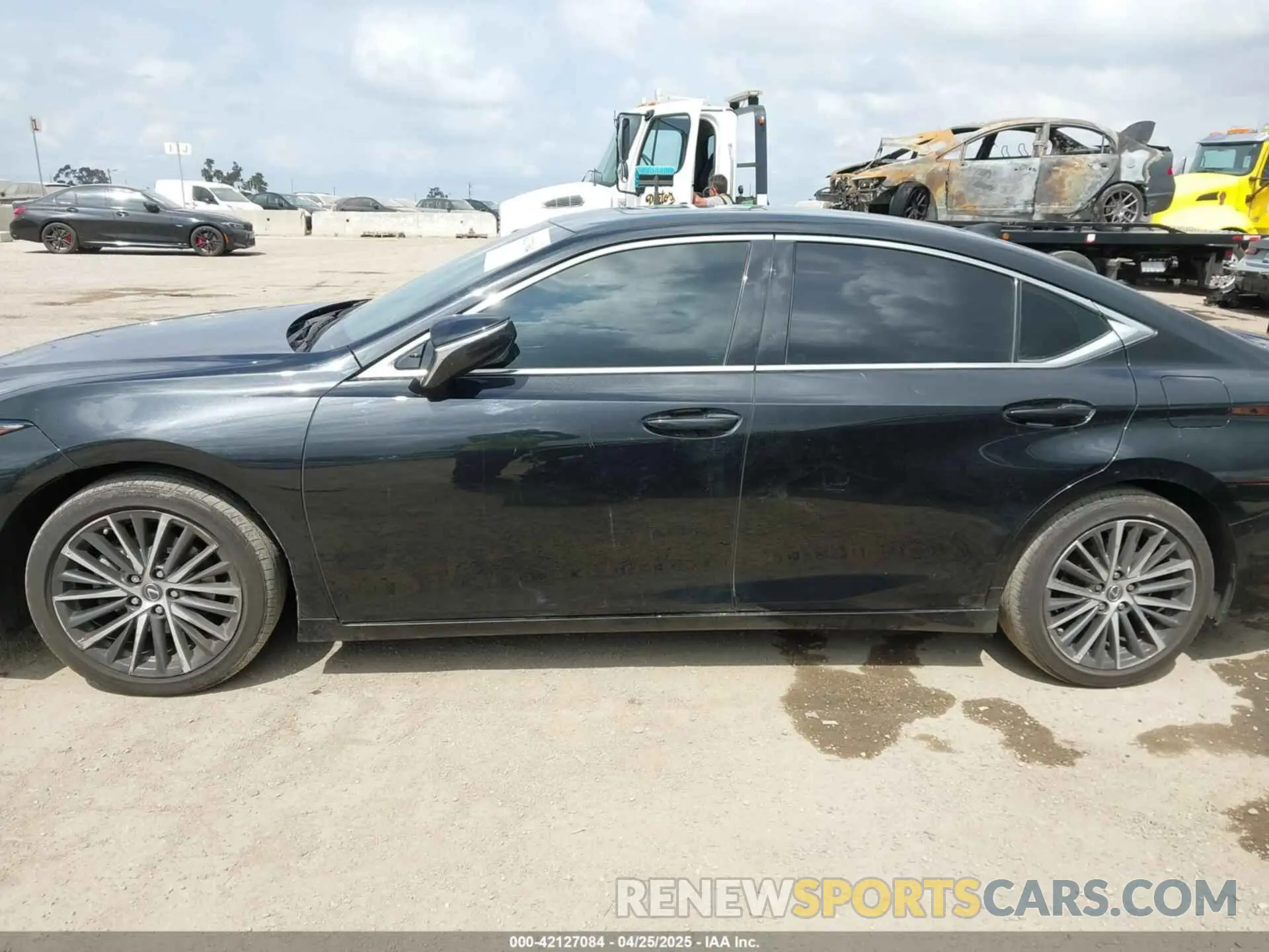 15 Photograph of a damaged car 58ADA1C19PU030176 LEXUS ES 300H 2023