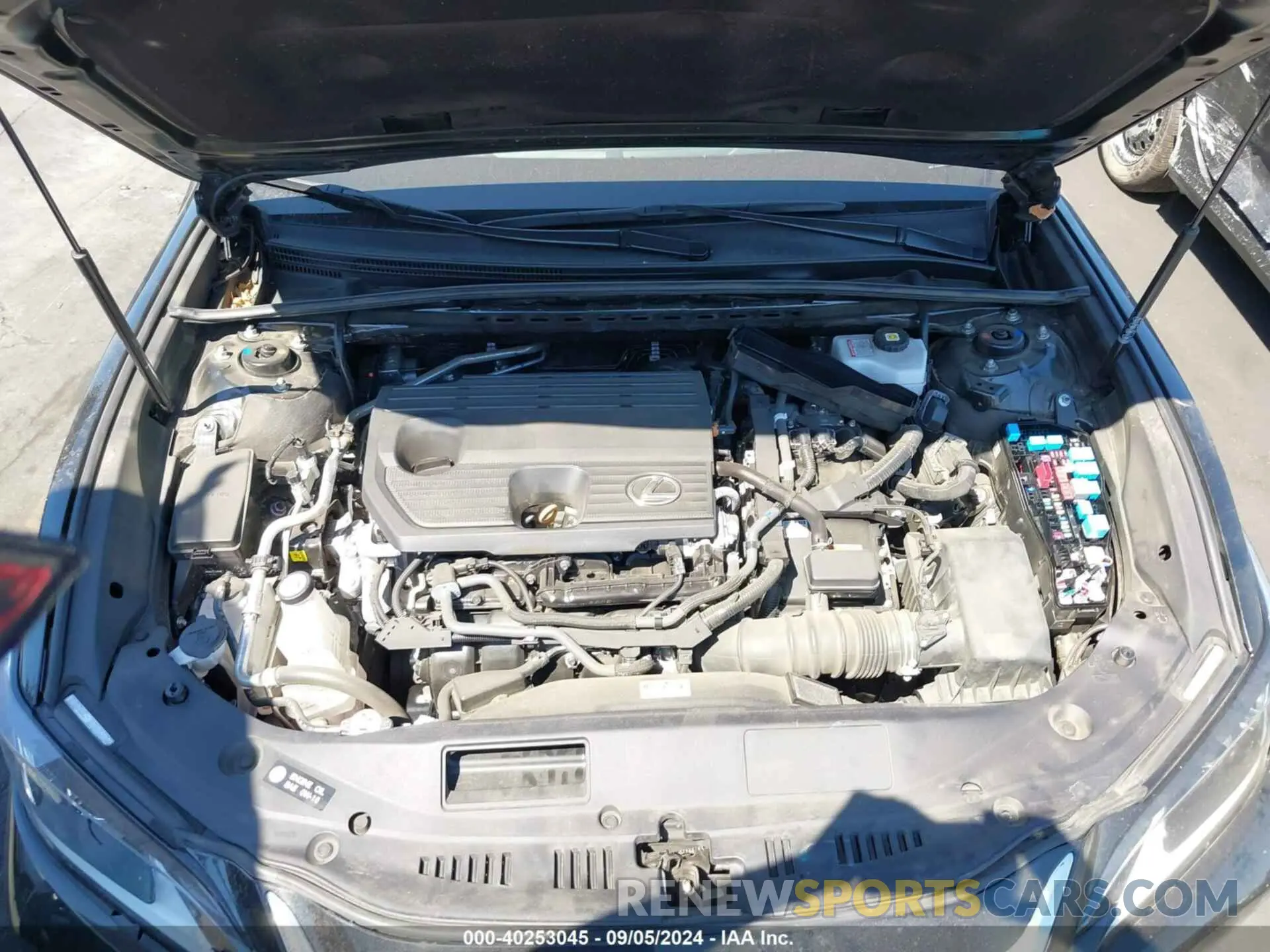 10 Photograph of a damaged car 58ADA1C11RU040977 LEXUS ES 300H 2024