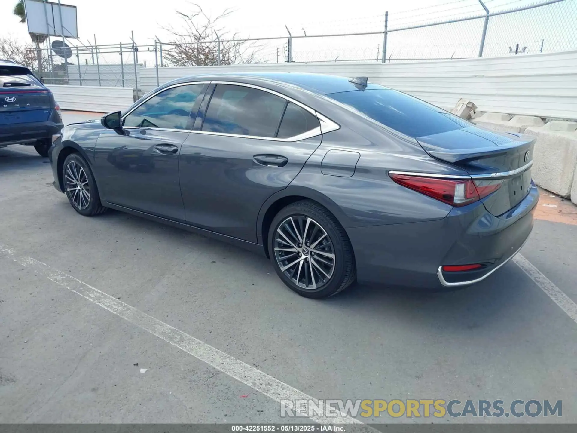3 Photograph of a damaged car 58ADA1C11RU045547 LEXUS ES 300H 2024