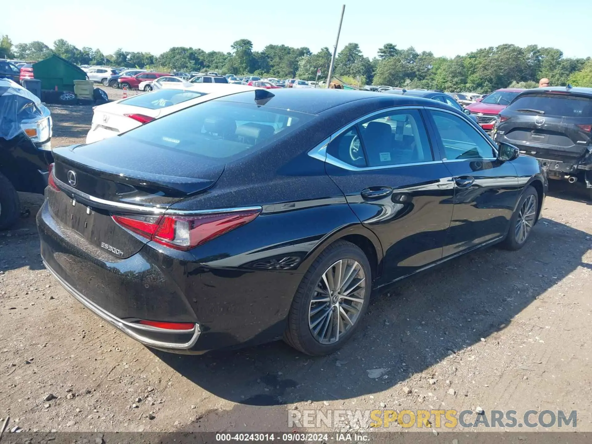 4 Photograph of a damaged car 58ADA1C11RU051042 LEXUS ES 300H 2024