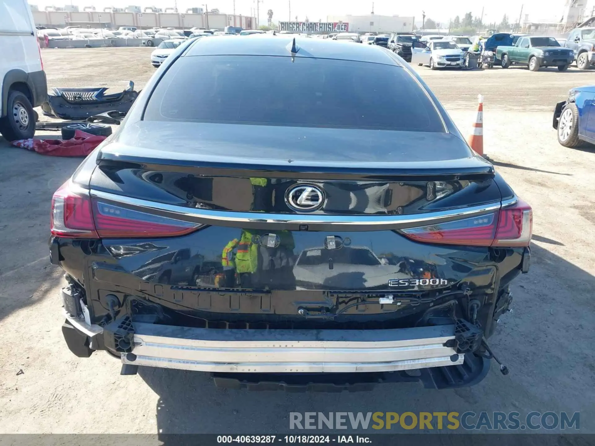 17 Photograph of a damaged car 58ADA1C12RU046397 LEXUS ES 300H 2024