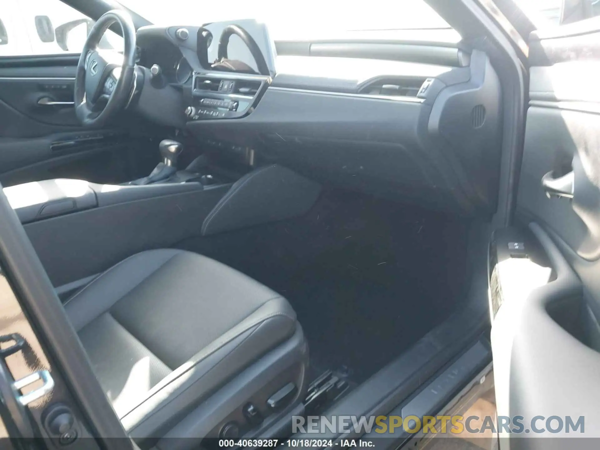 5 Photograph of a damaged car 58ADA1C12RU046397 LEXUS ES 300H 2024
