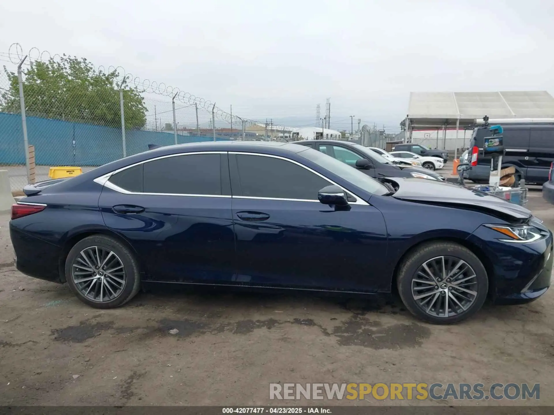 14 Photograph of a damaged car 58ADA1C13RU051043 LEXUS ES 300H 2024