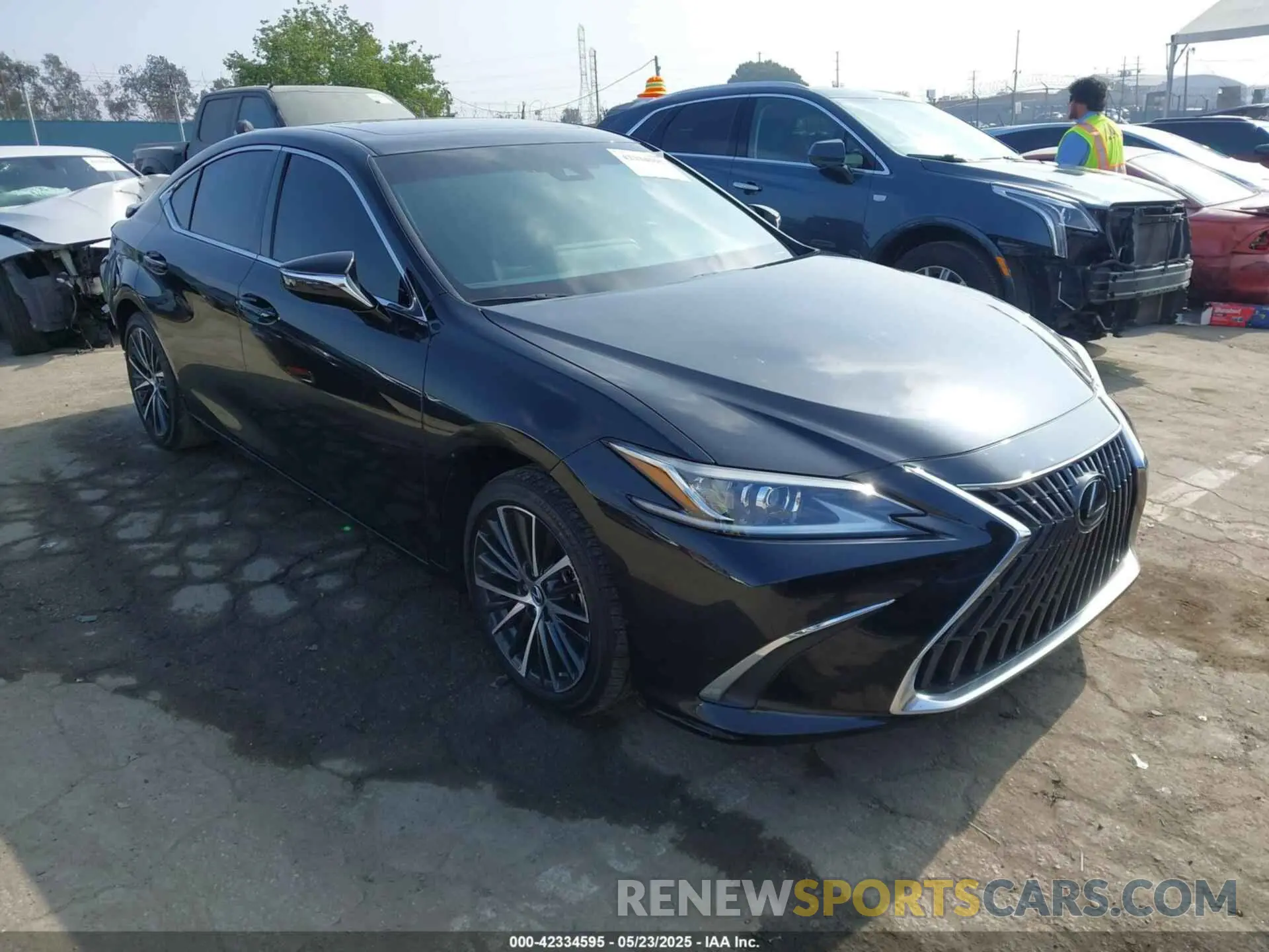 1 Photograph of a damaged car 58ADA1C14RU037328 LEXUS ES 300H 2024