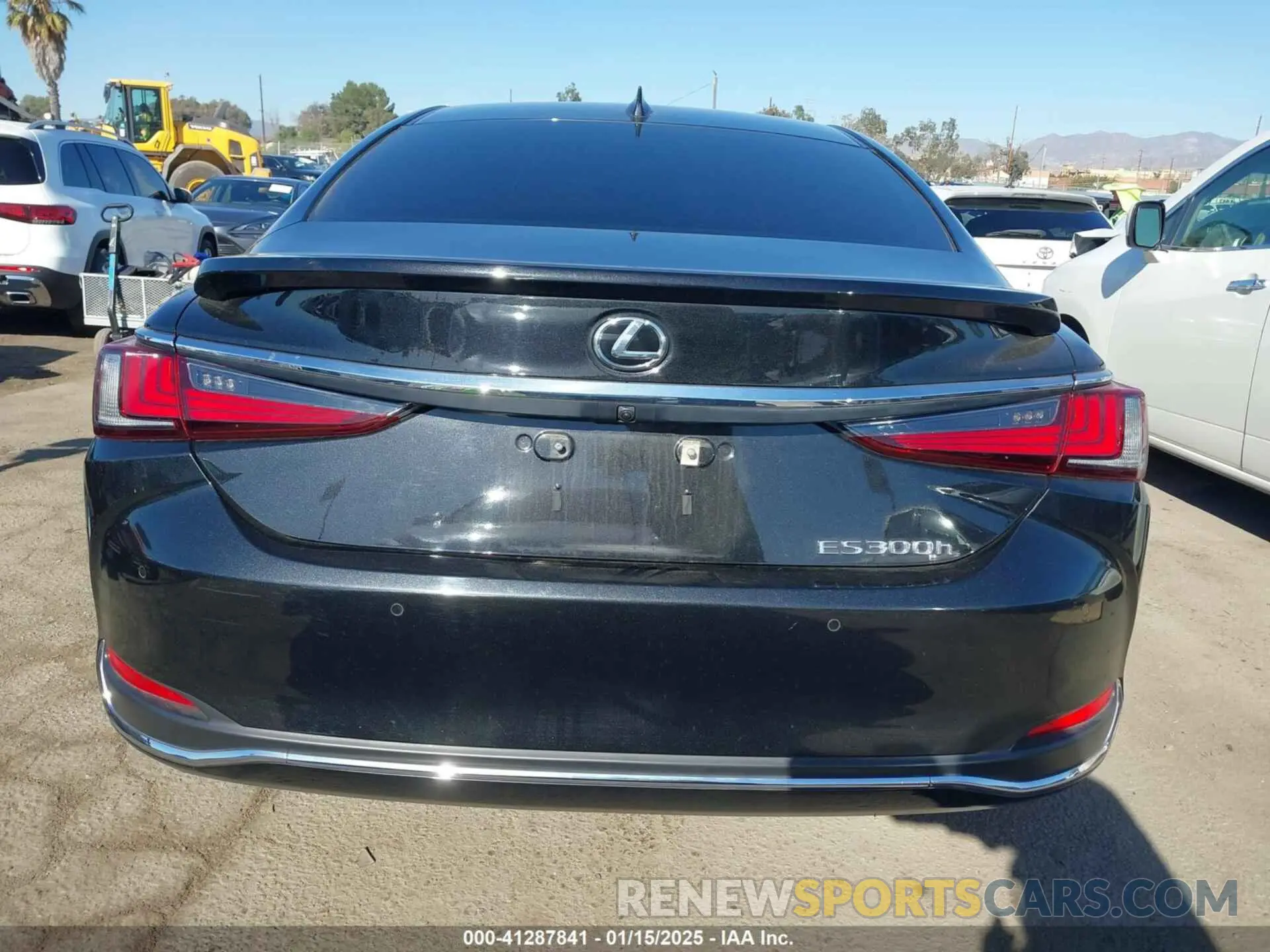 16 Photograph of a damaged car 58ADA1C14RU037460 LEXUS ES 300H 2024
