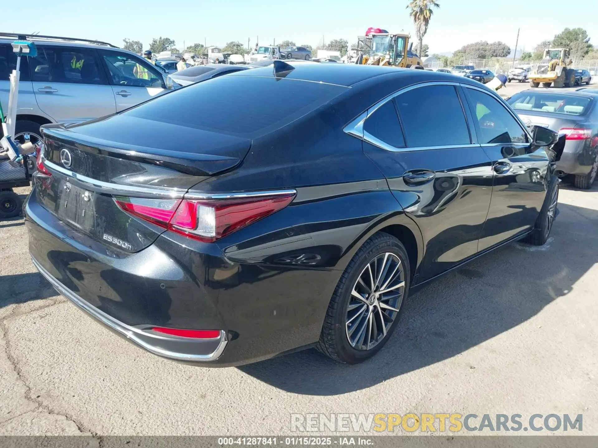 4 Photograph of a damaged car 58ADA1C14RU037460 LEXUS ES 300H 2024