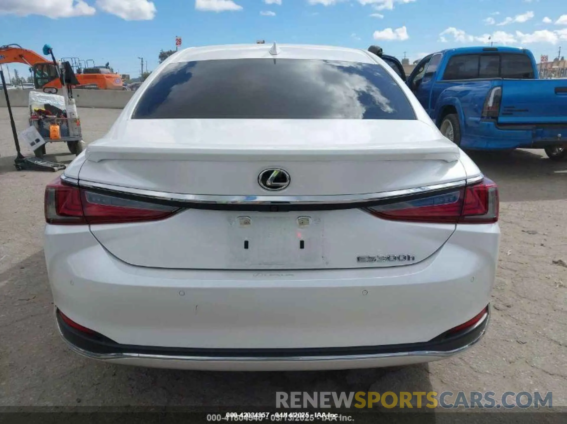 16 Photograph of a damaged car 58ADA1C14RU053612 LEXUS ES 300H 2024
