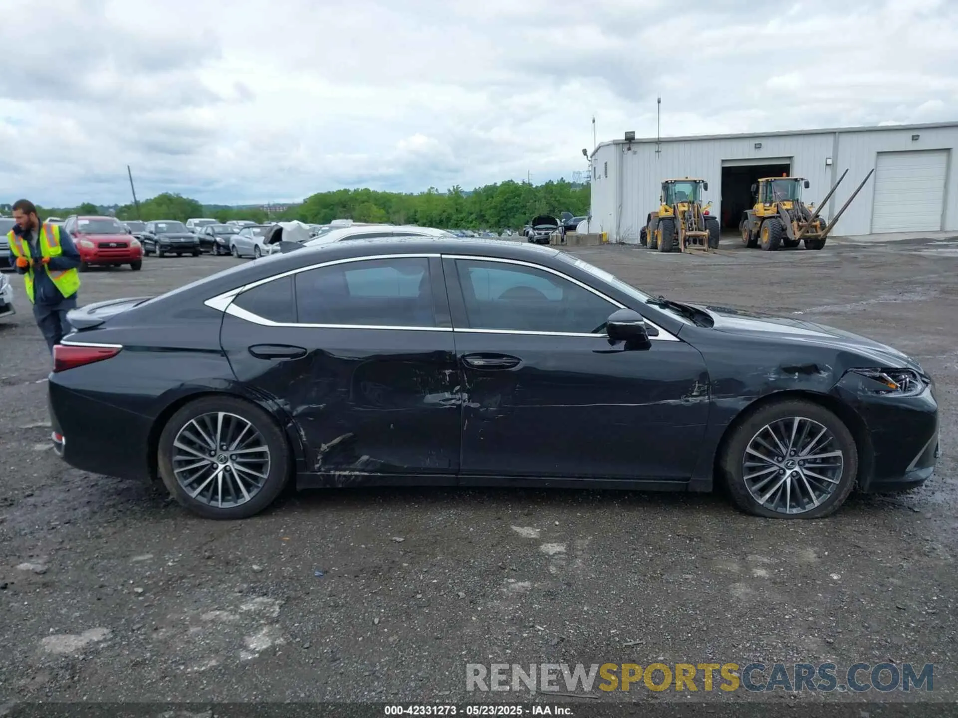 12 Photograph of a damaged car 58ADA1C15RU037967 LEXUS ES 300H 2024