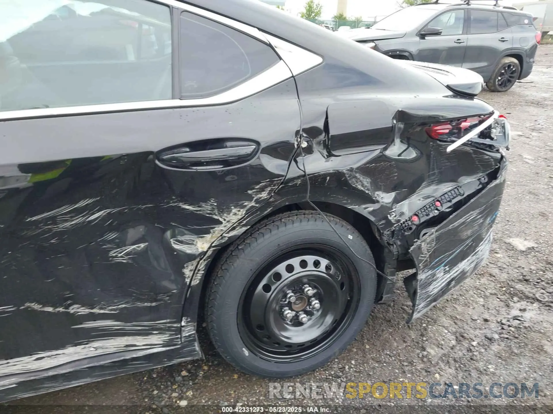 6 Photograph of a damaged car 58ADA1C15RU037967 LEXUS ES 300H 2024
