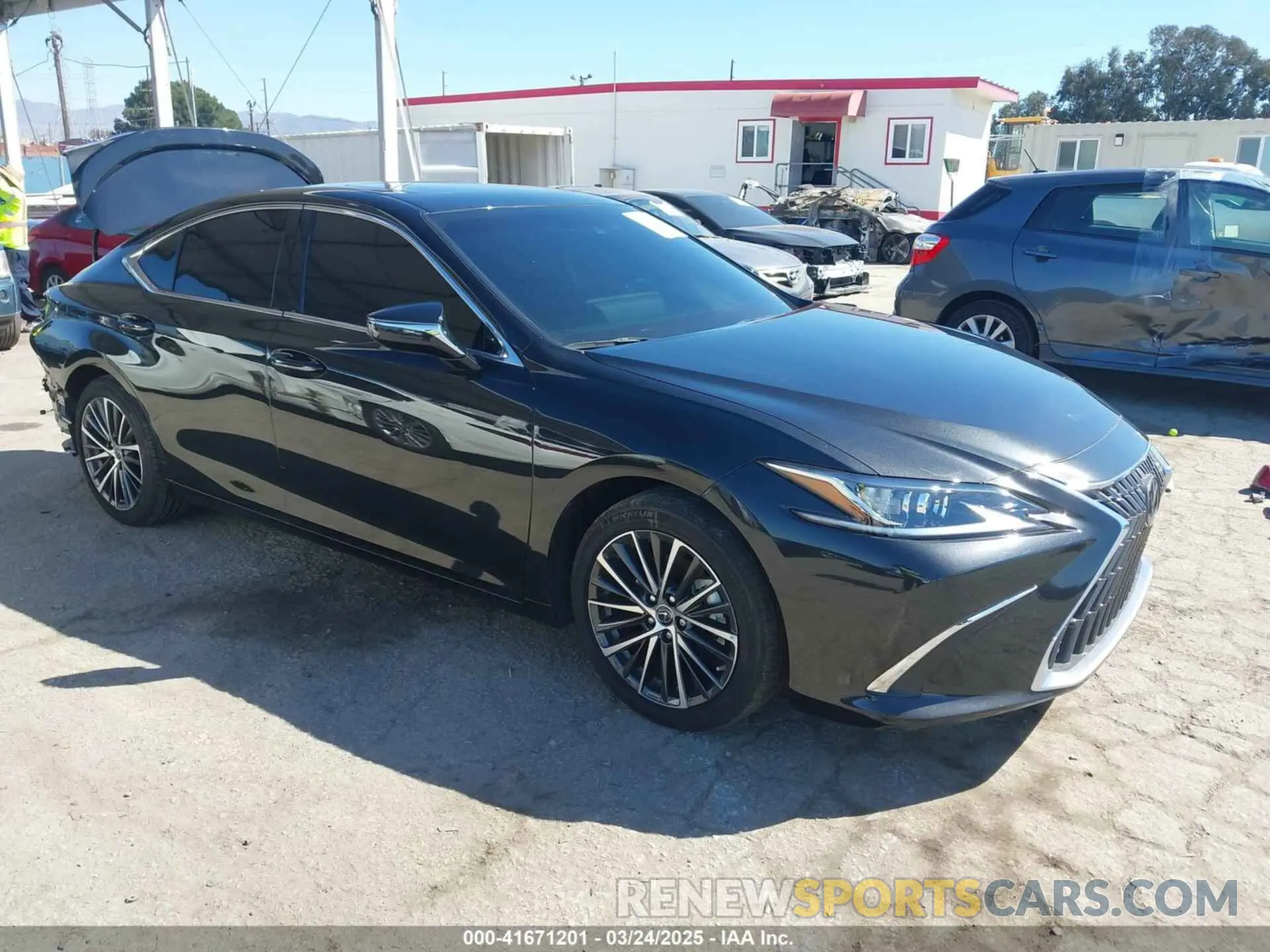 1 Photograph of a damaged car 58ADA1C15RU047172 LEXUS ES 300H 2024