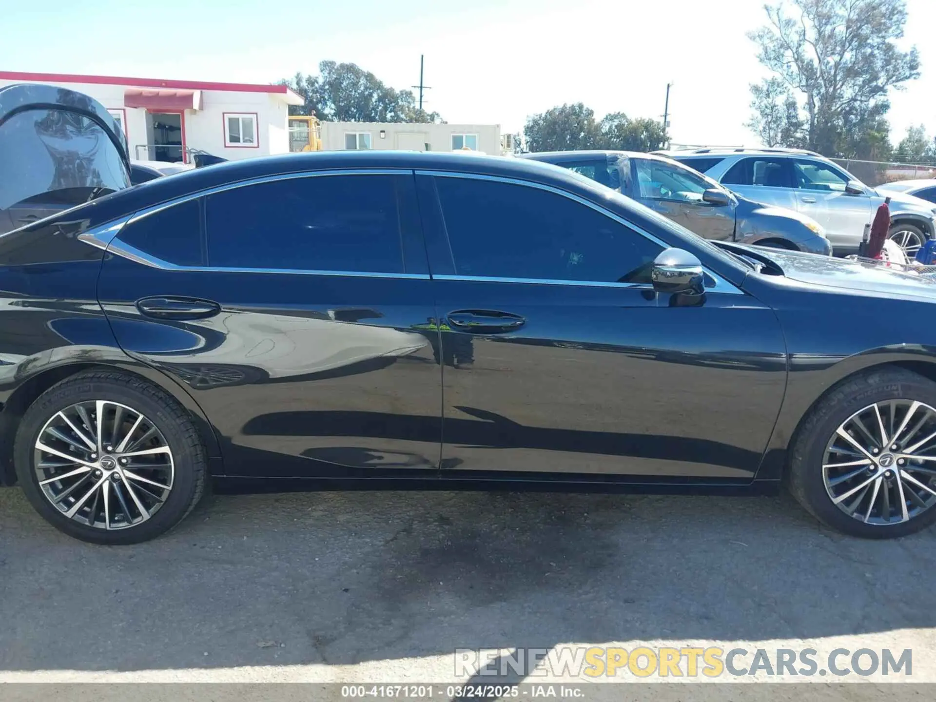 14 Photograph of a damaged car 58ADA1C15RU047172 LEXUS ES 300H 2024