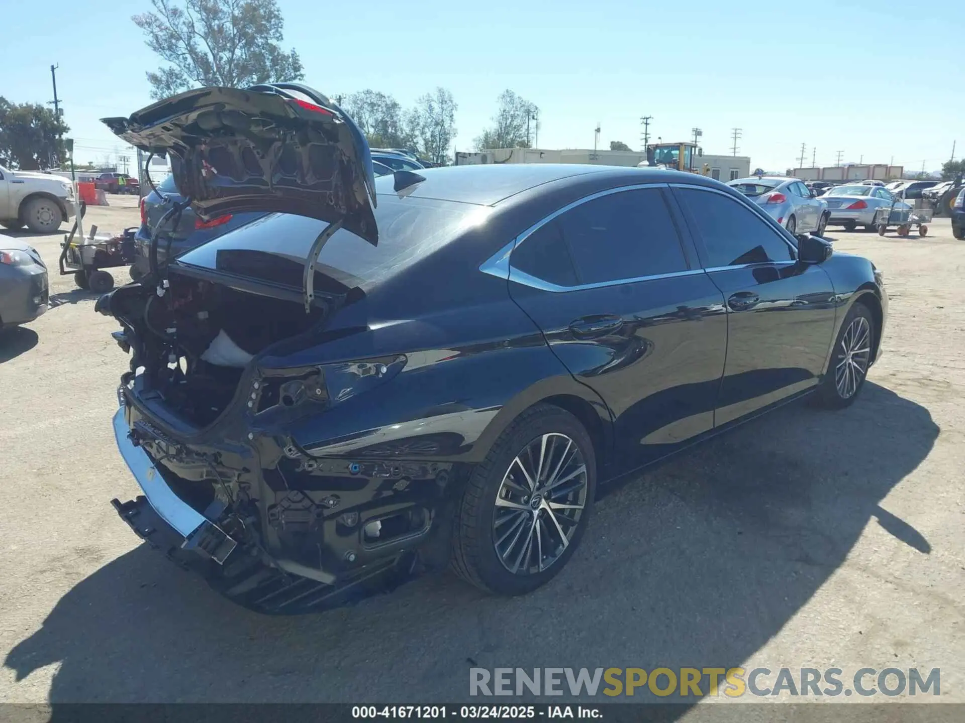4 Photograph of a damaged car 58ADA1C15RU047172 LEXUS ES 300H 2024