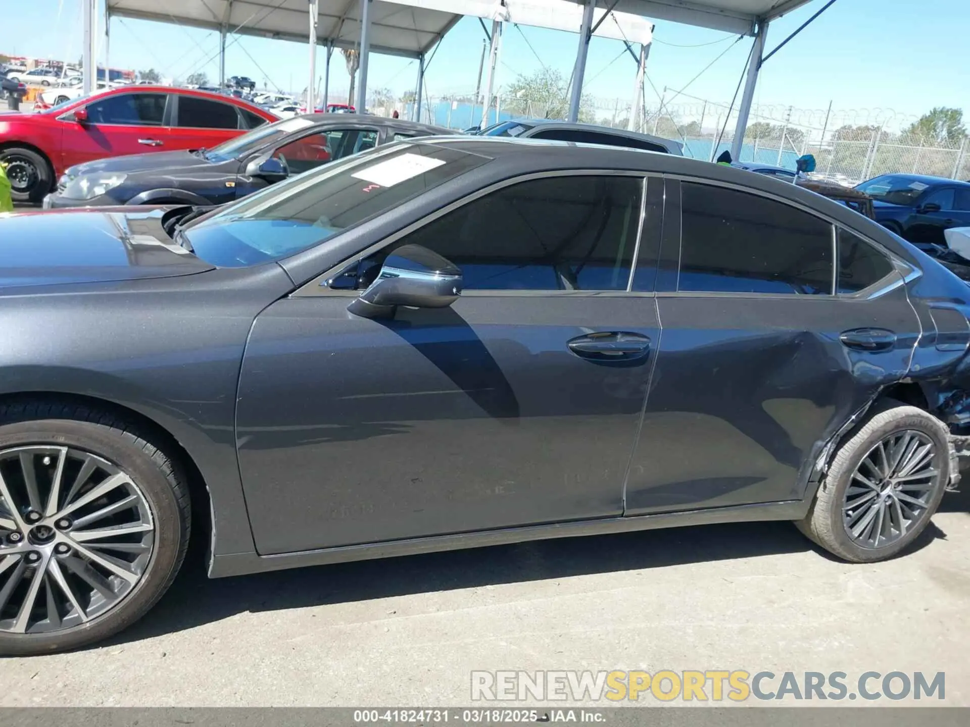 14 Photograph of a damaged car 58ADA1C17RU044211 LEXUS ES 300H 2024