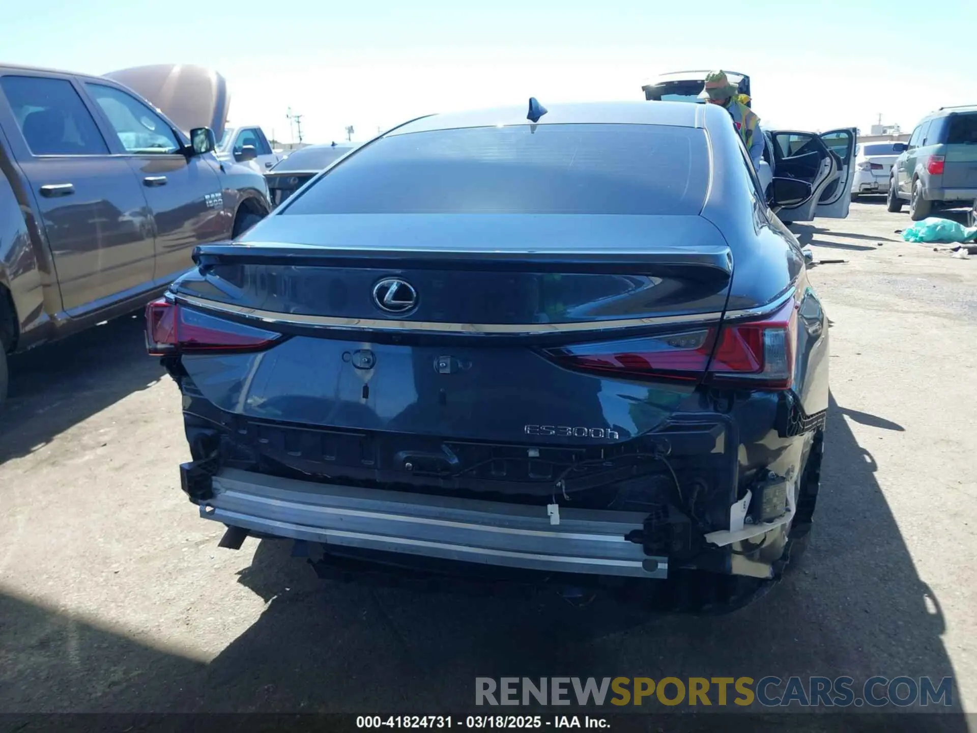 16 Photograph of a damaged car 58ADA1C17RU044211 LEXUS ES 300H 2024
