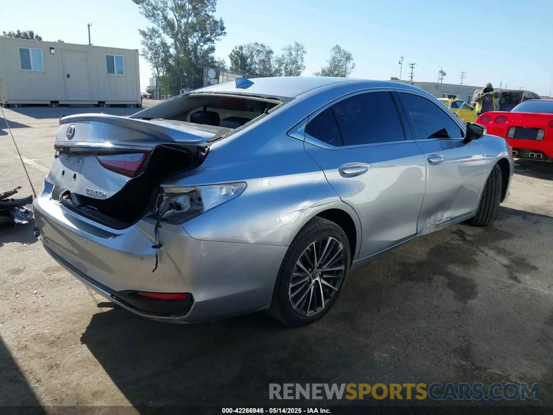 4 Photograph of a damaged car 58ADA1C17RU053992 LEXUS ES 300H 2024