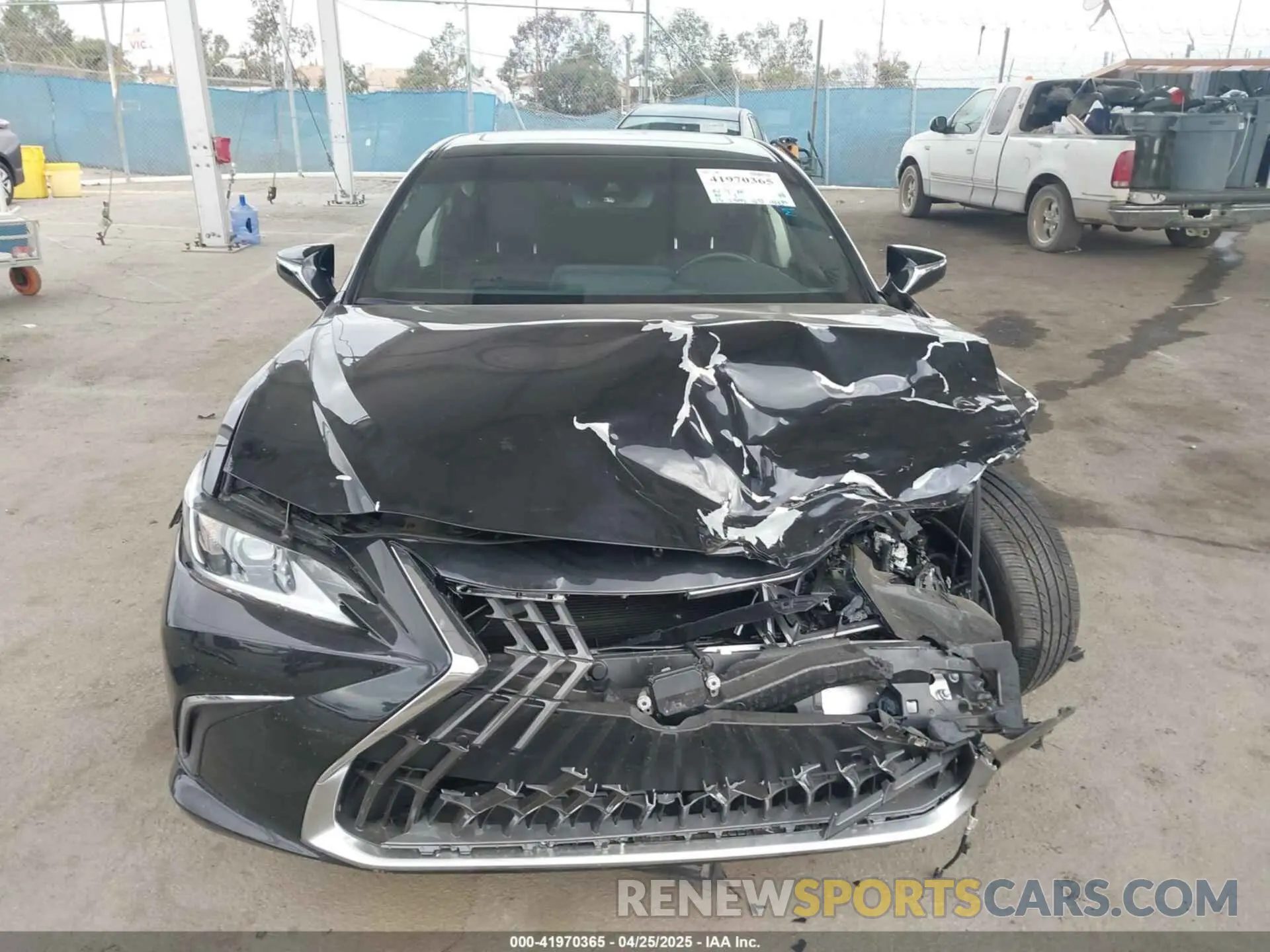 12 Photograph of a damaged car 58ADA1C18RU047988 LEXUS ES 300H 2024